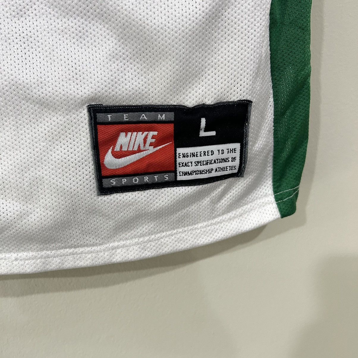Nike Vintage 1990’s Nike Notre Dame Basketball Jersey Size US L / EU 52-54 / 3 - 5 Thumbnail