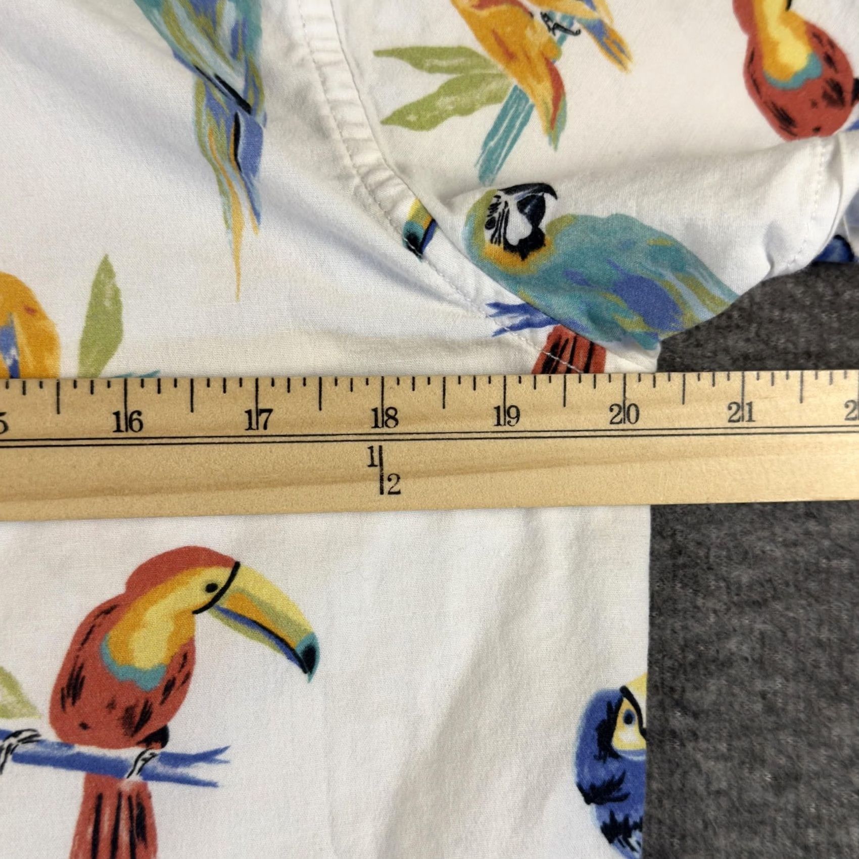 Chubbies Chubbies Shirt Mens Small White Tropical Bird Short Sleeve Button Up Casual Size US S / EU 44-46 / 1 - 6 Thumbnail