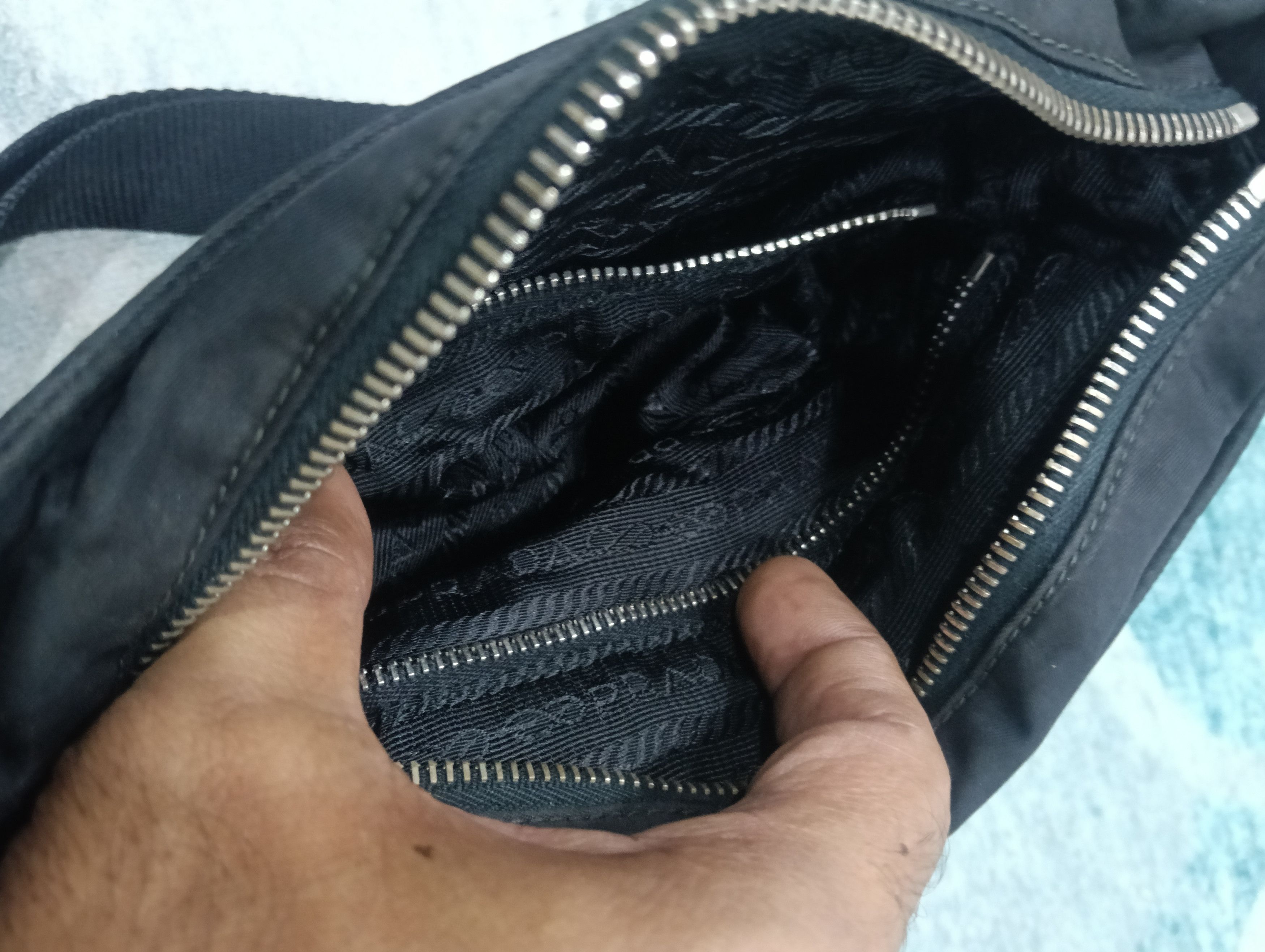 Prada × Vintage Prada Slingbag Size ONE SIZE - 6 Thumbnail