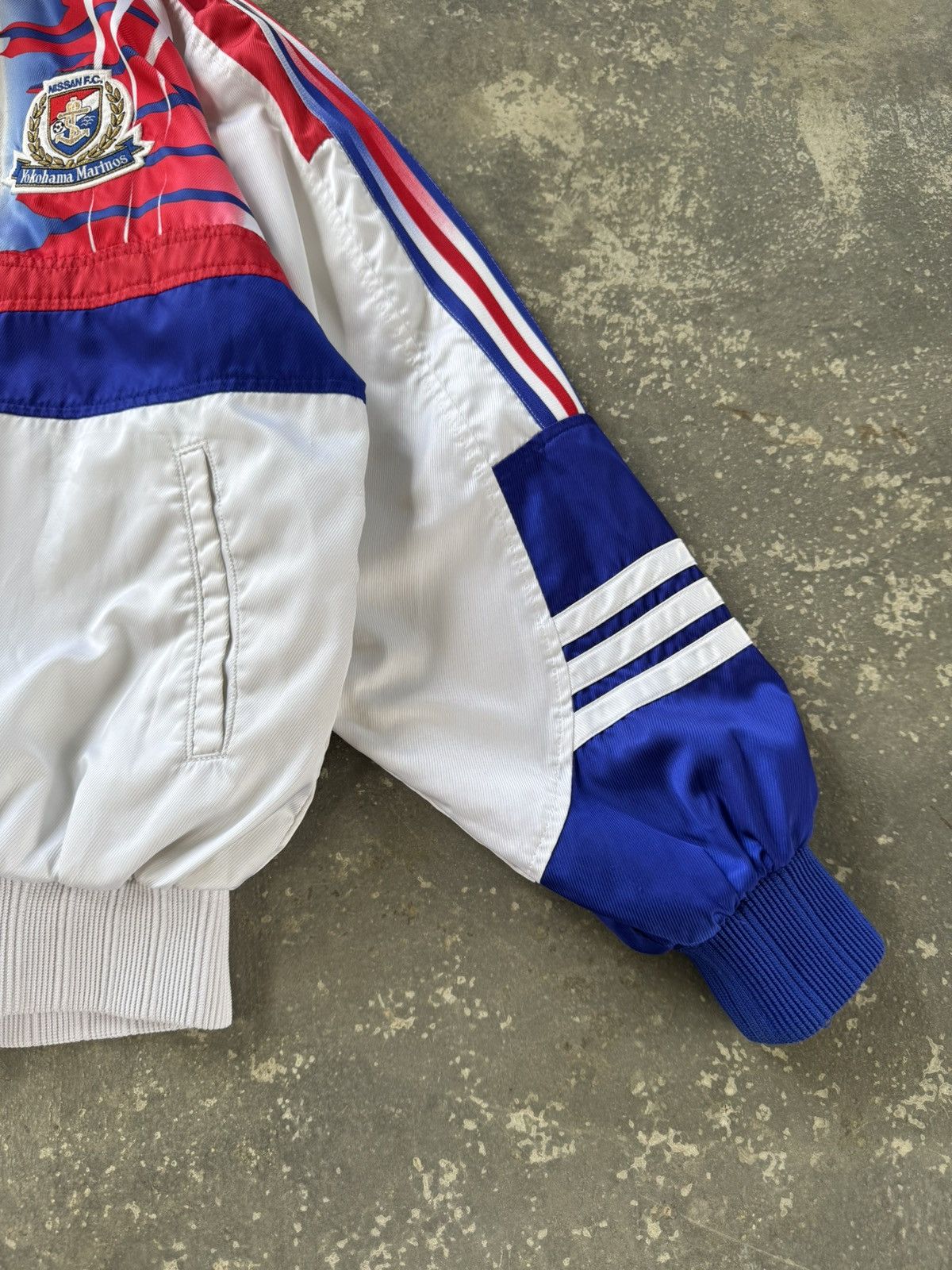 Adidas × Japanese Brand × Vintage Vintage 90’s Adidas Yokohama Marinos Windbreaker Jacket Size US M / EU 48-50 / 2 - 3 Thumbnail