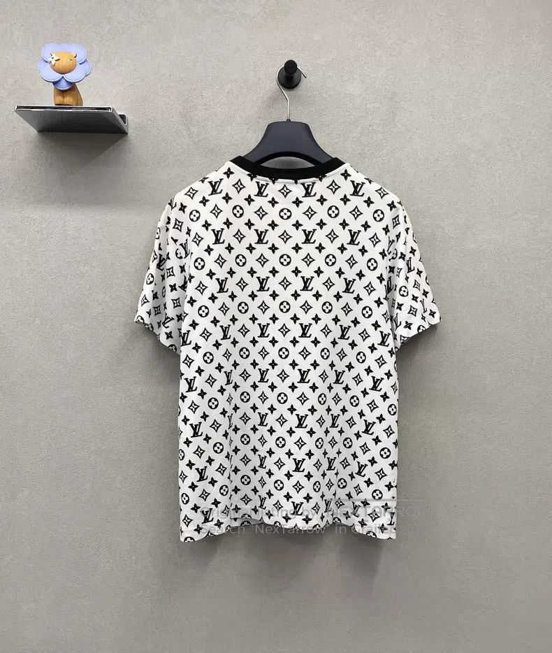 Louis Vuitton Louis Vuitton White full logo short sleeve Size US M / EU 48-50 / 2 - 2 Thumbnail