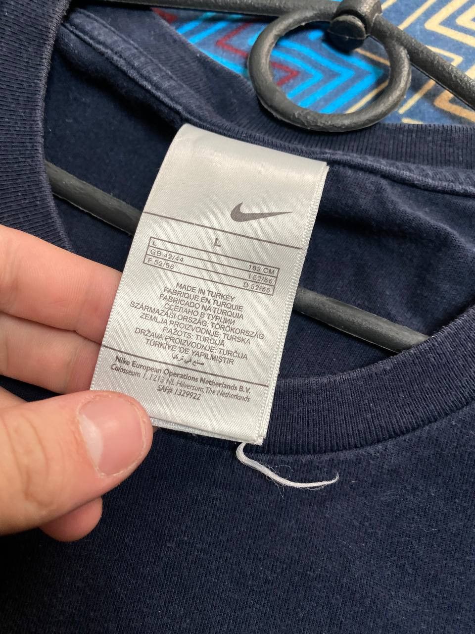 Nike × Vintage Vintage Nike T-Shirt Big Logo Swoosh Black 2000s Size US L / EU 52-54 / 3 - 2 Thumbnail