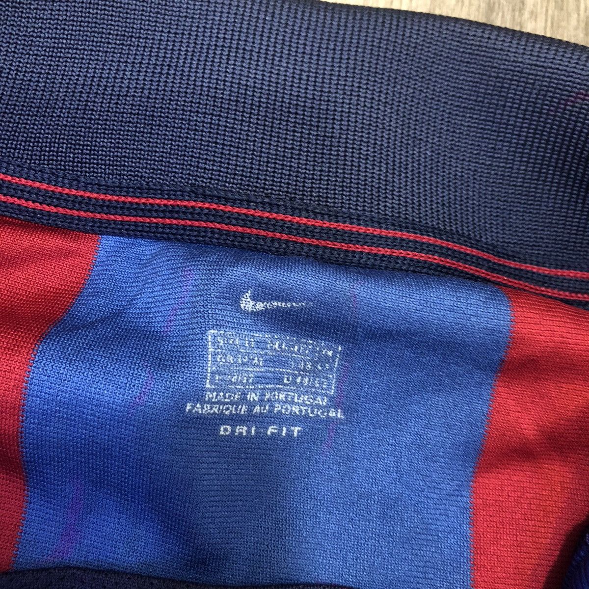 Nike Barcelona 01/02 home shirt Size US M / EU 48-50 / 2 - 6 Thumbnail