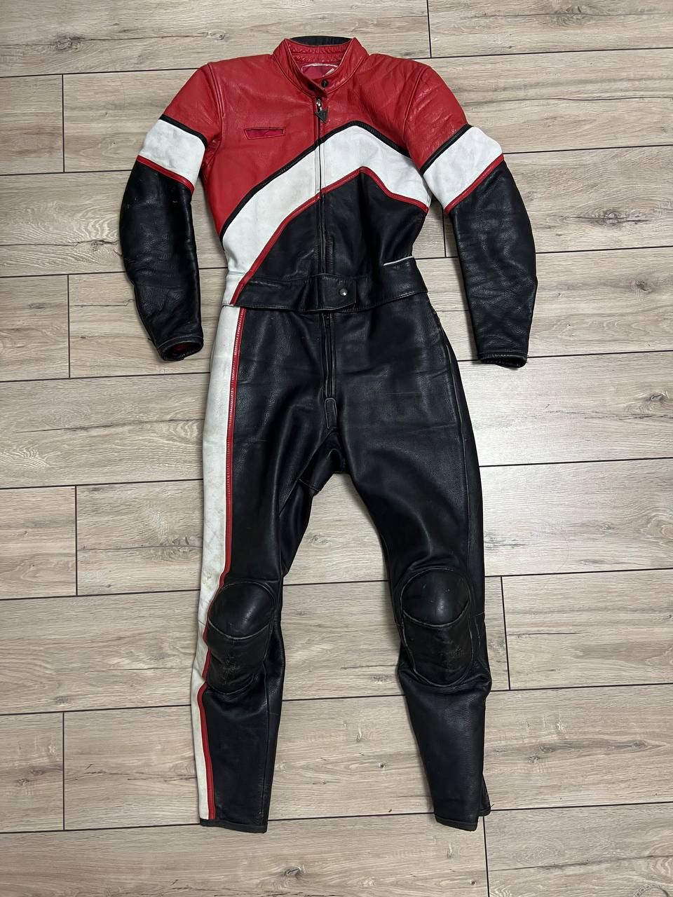 Dainese Dainese Vintage 2 piece Leather Suit Motorcycle EUR 44 Size US S / EU 44-46 / 1 - 2 Thumbnail