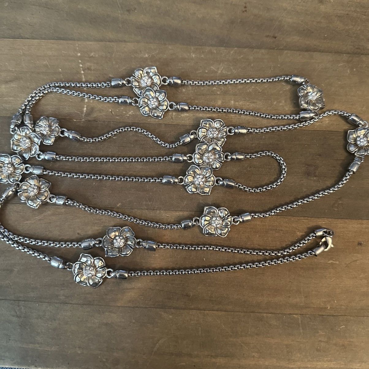 Other Long silver tone stationed flower link necklace Size ONE SIZE - 2 Thumbnail