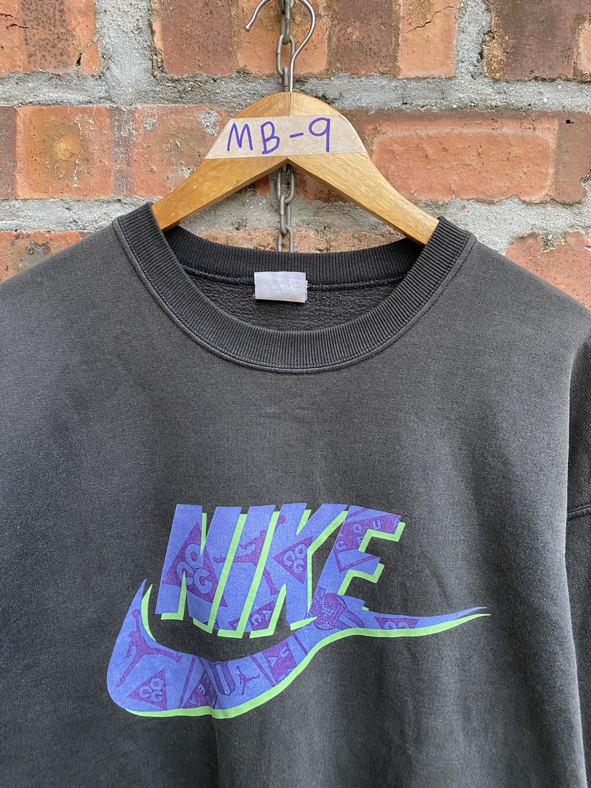 Nike ACG 1990s Nike ACG big logo distressed Size US L / EU 52-54 / 3 - 3 Thumbnail