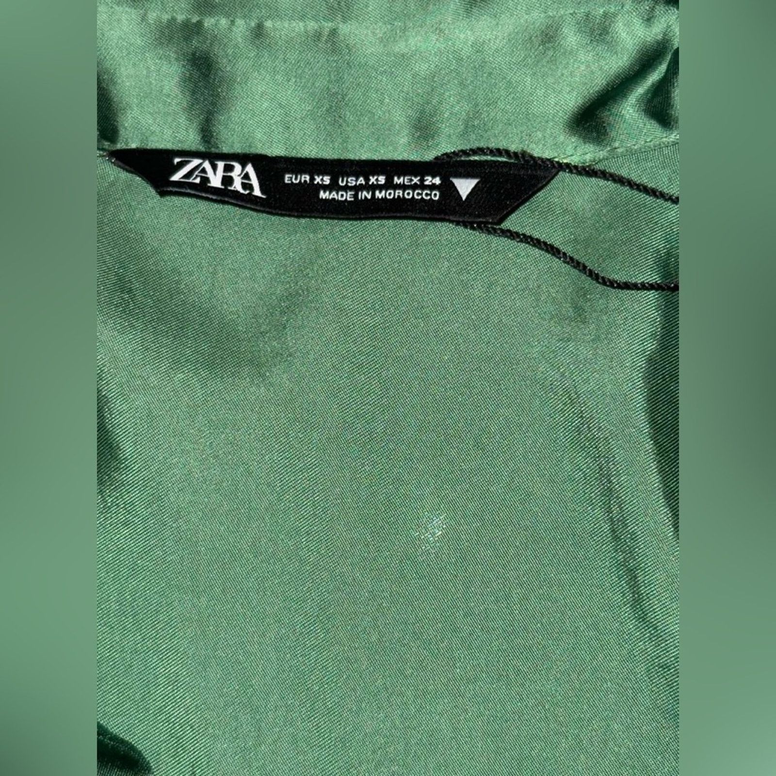 Zara Zara Solid Green Crossover Hem Dress Size XS Elegant Mini Size XS / US 0-2 / IT 36-38 - 5 Thumbnail