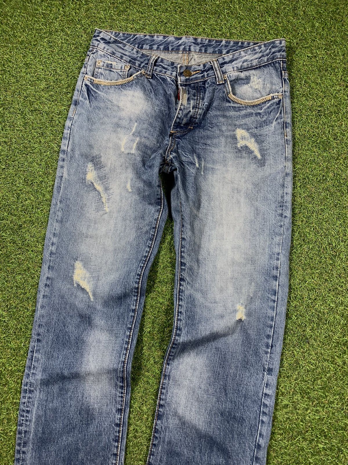 Dsquared2 Vintage Dsquared2 jeans distressed streetwear size 33 Size US 33 - 2 Thumbnail