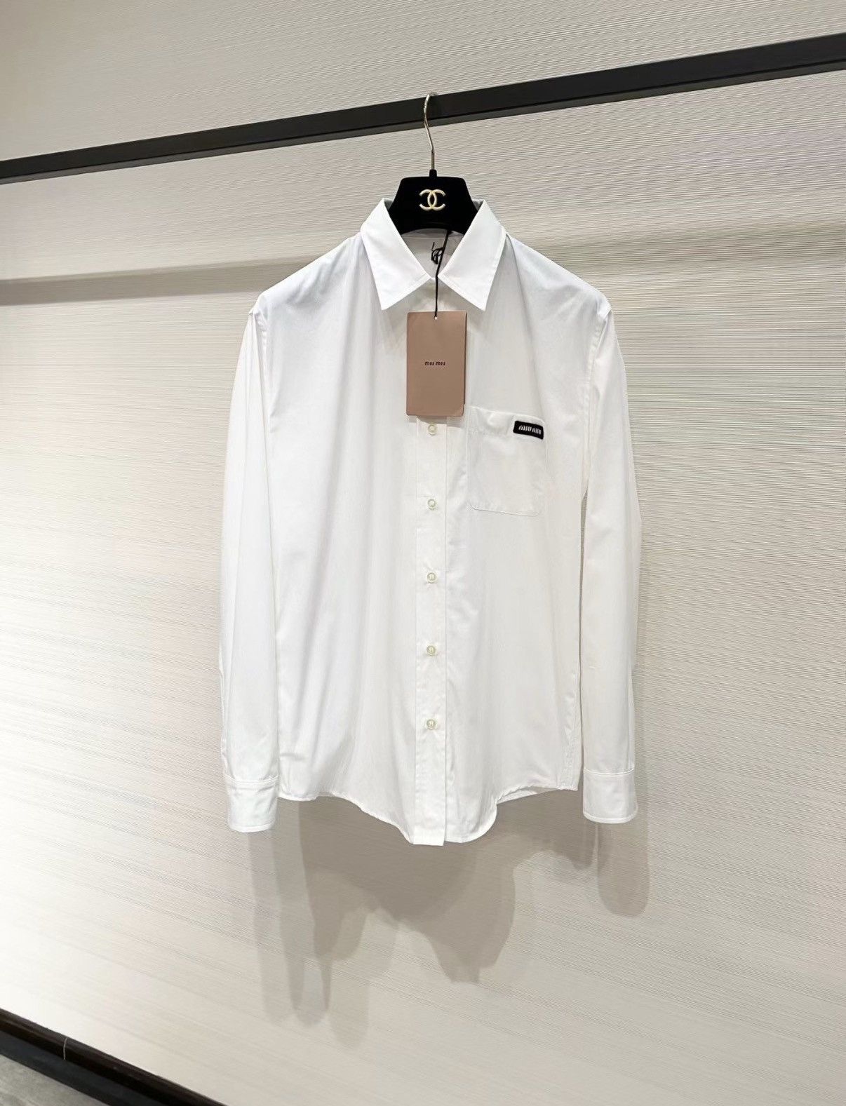 Miu Miu Miu Miu Classic White Long Sleeve Shirt J33 Size XS / US 0-2 / IT 36-38 - 1 Thumbnail