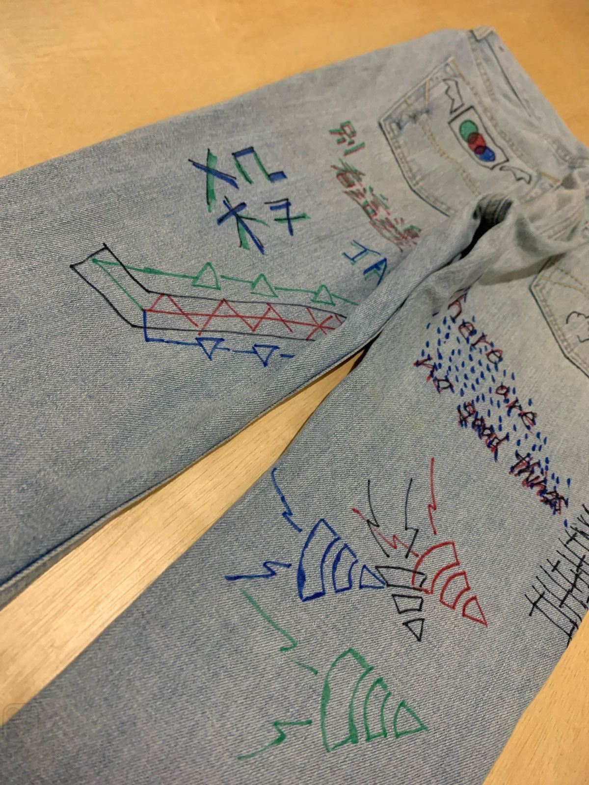 Japanese Brand Holister Distressed Denim Grafiti Jeans Size US 33 - 6 Thumbnail