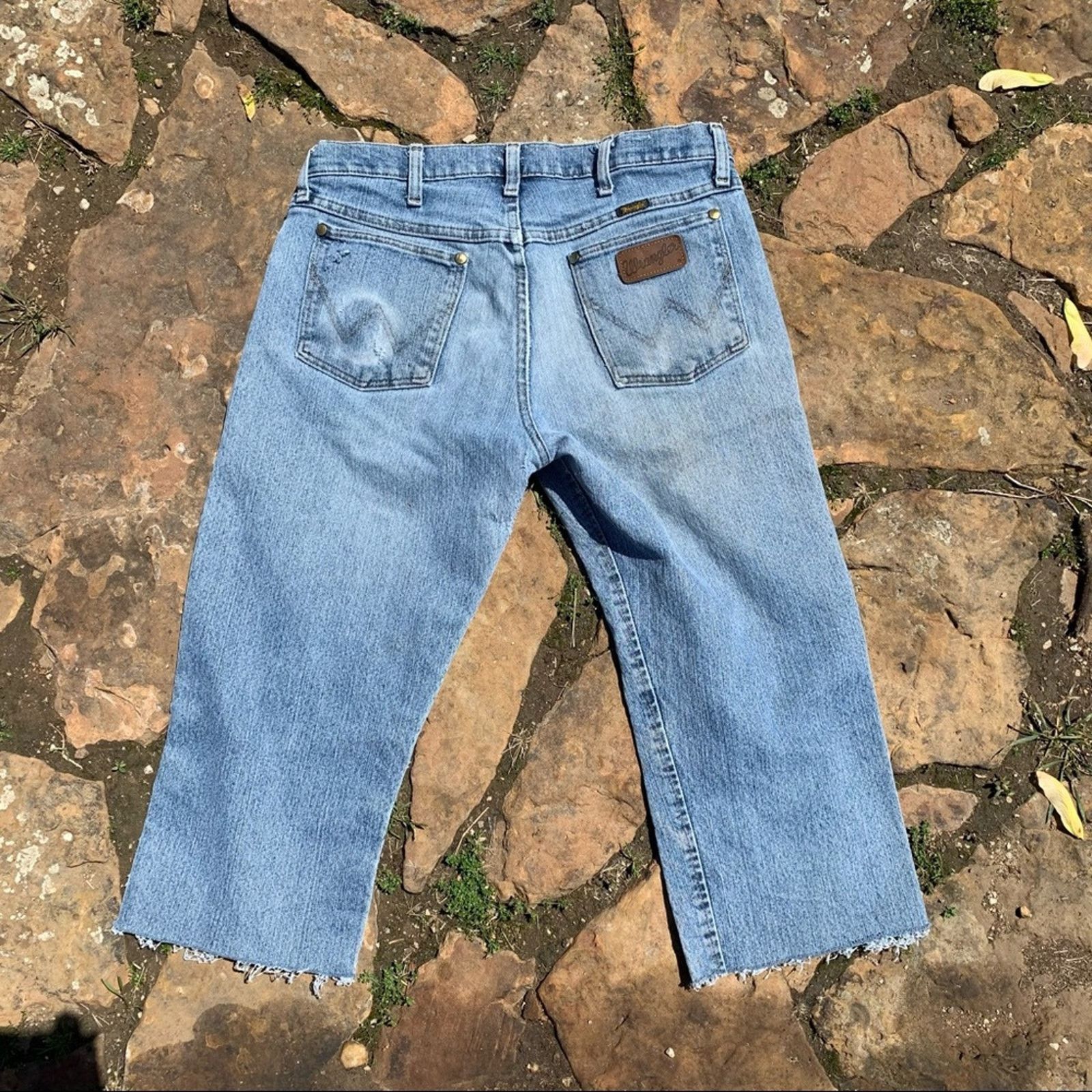 Wrangler Vintage Wrangler upcycled DIY distressed crop jean Size 32" / US 10 / IT 46 - 1 Thumbnail