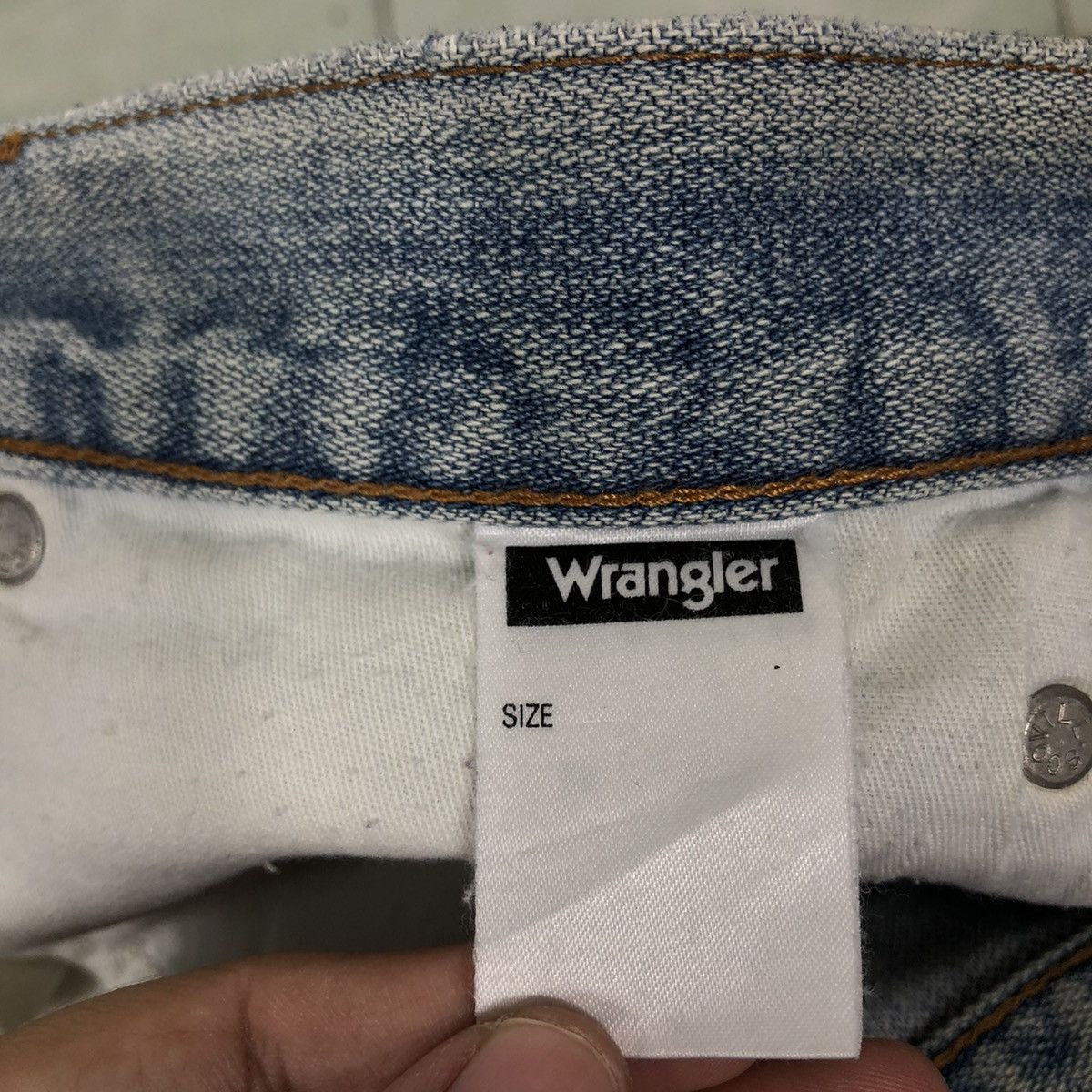 Japanese Brand 🔥True Vintage 70’s Wrangler Distressed Denim Jeans Size US 34 / EU 50 - 16 Thumbnail