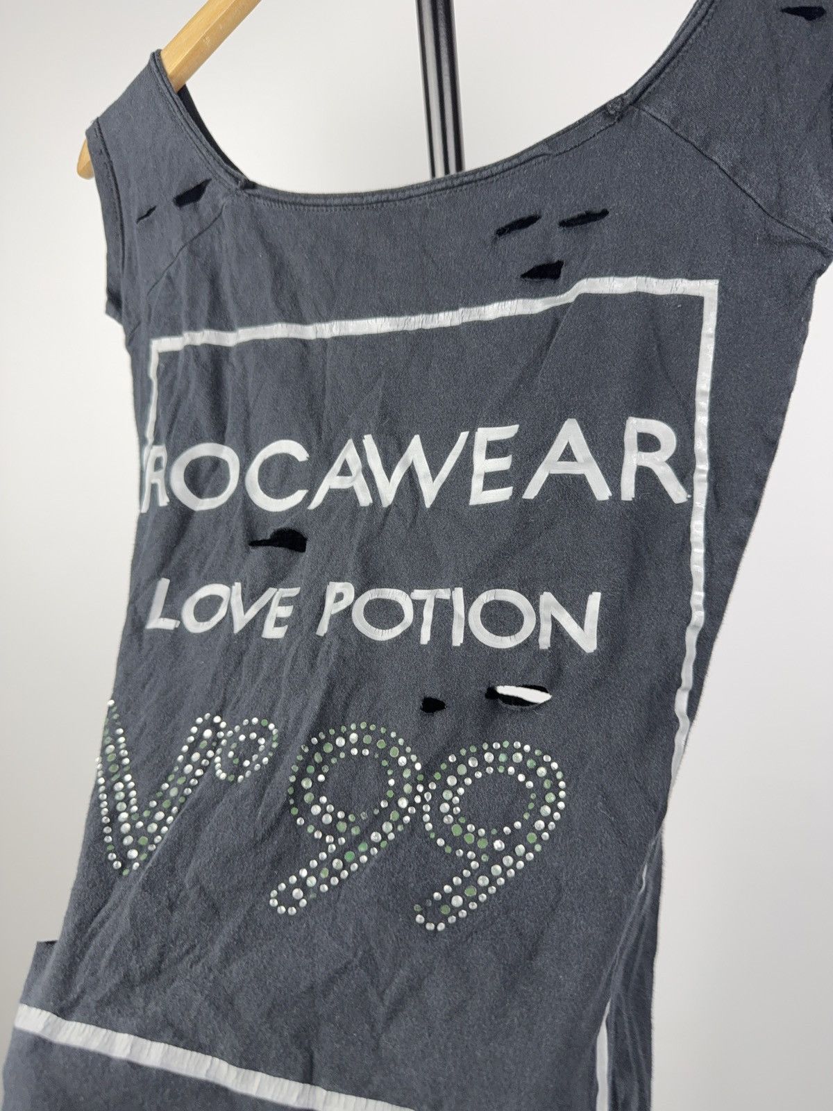 Rocawear Rocawear Distressed Tank Top Love Potion No.99 Rhinestone Size XS / US 0-2 / IT 36-38 - 4 Thumbnail