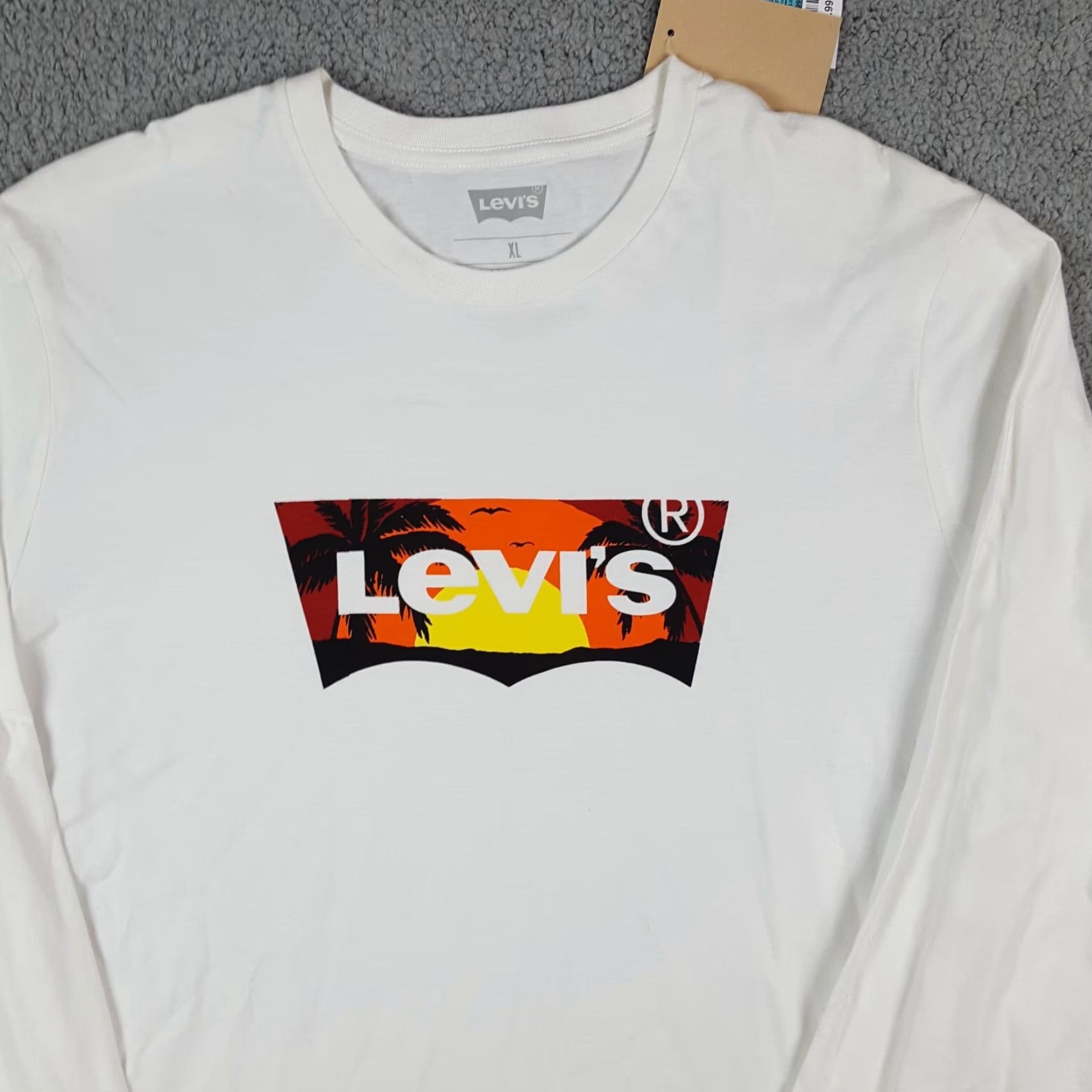 Levi's VINTAGE Levi's Shirt Men's XL Long Sleeve White 00s Beach Logo Levi Strauss Red Tab T Shirt Mens Size US XL / EU 56 / 4 - 2 Thumbnail