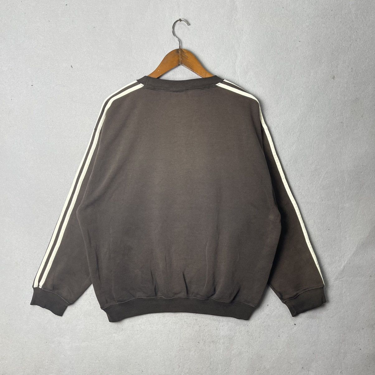 Adidas Vintage Adidas 3-Stripe FIFA 1998 Sweatshirt Size US L / EU 52-54 / 3 - 6 Thumbnail