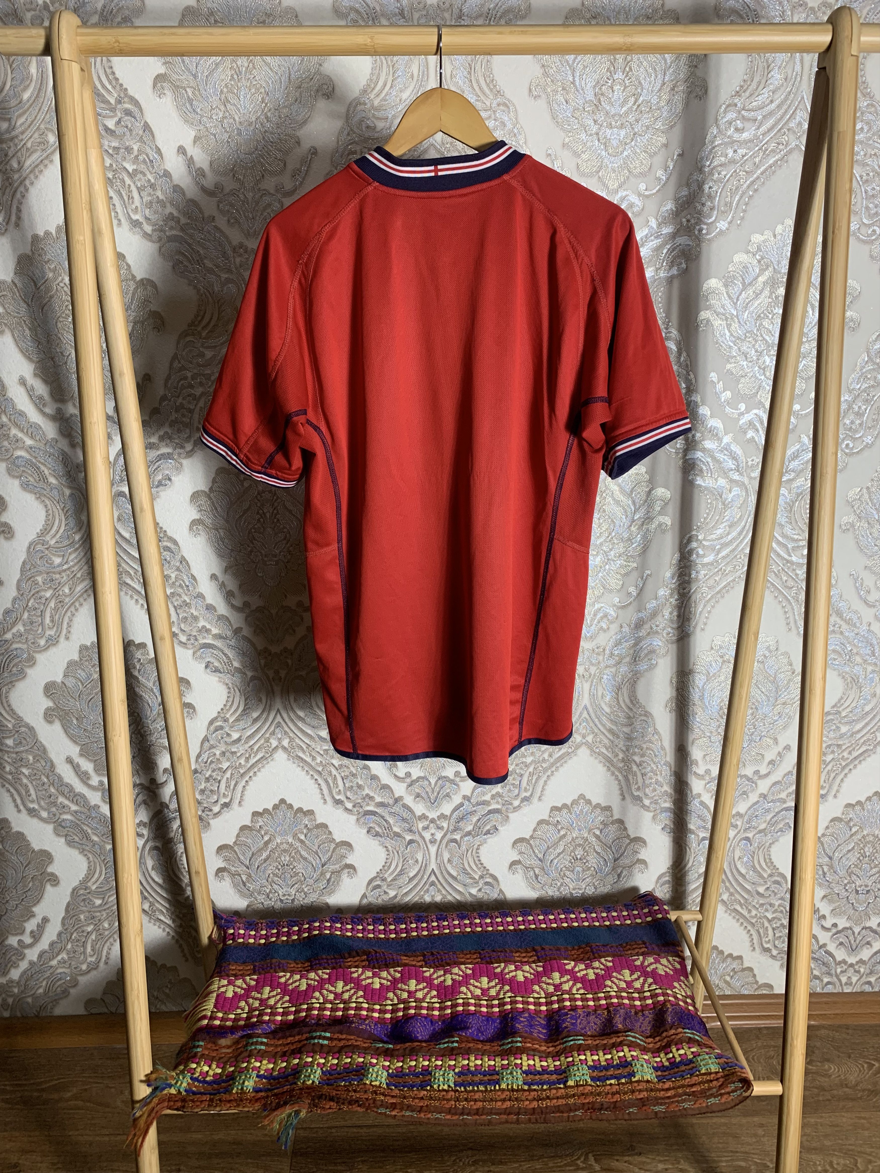 Nike VINTAGE UMBRO ENGLAND RETRO SOCCER JERSEY MANCHESTER Y2K 90s Size US L / EU 52-54 / 3 - 5 Thumbnail