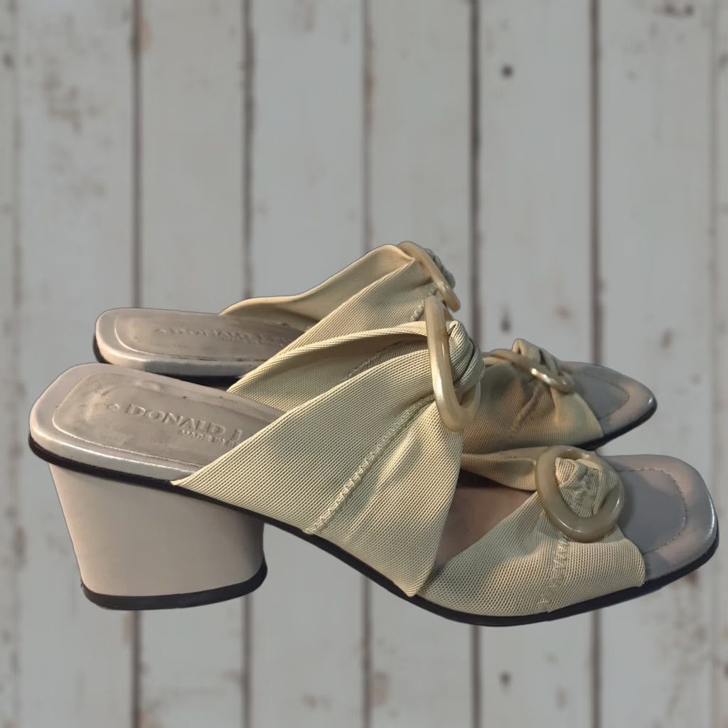Donald Pliner VINTAGE Donald J Pliner Women’s Pump Heel Shoes Beige Fabric Upper Leather Outsole Size 6.5M Spain Size US 6.5 / IT 36.5 - 1 Thumbnail