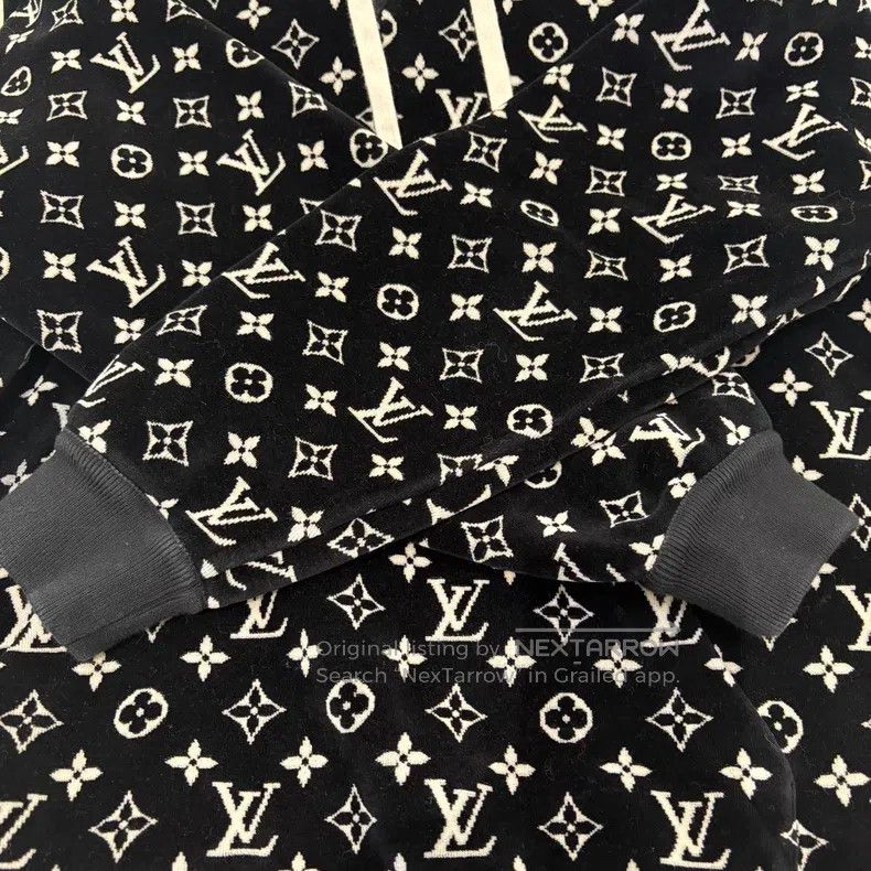 Louis Vuitton Louis Vuitton Monogram full-logo velour hooded sweatshirt Size US S / EU 44-46 / 1 - 6 Thumbnail