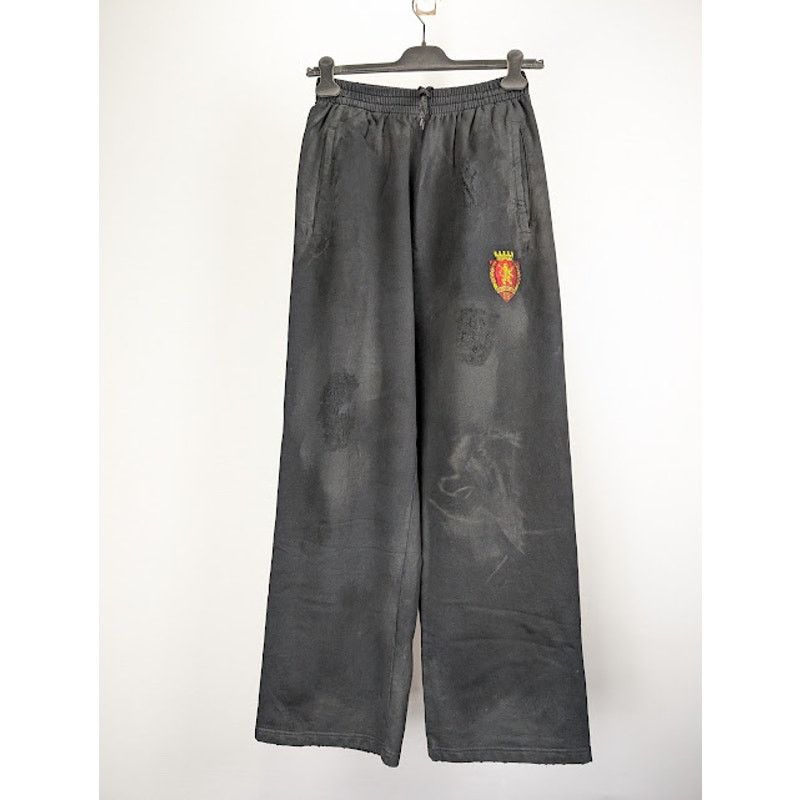 Balenciaga o1rshd1 Baggy Sweatpants in Washed Black Size US 30 / EU 46 - 1 Thumbnail