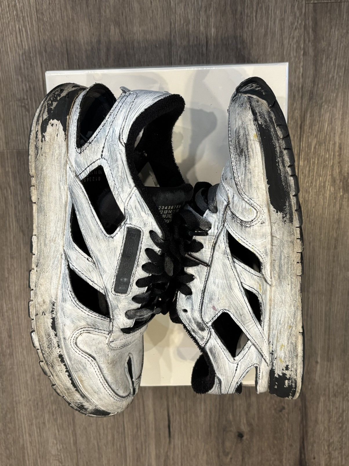 Maison Margiela × Reebok Maison Margiela X Reebok Classic Leather Tabi 🦶 Size US 9.5 / EU 42-43 - 11 Thumbnail
