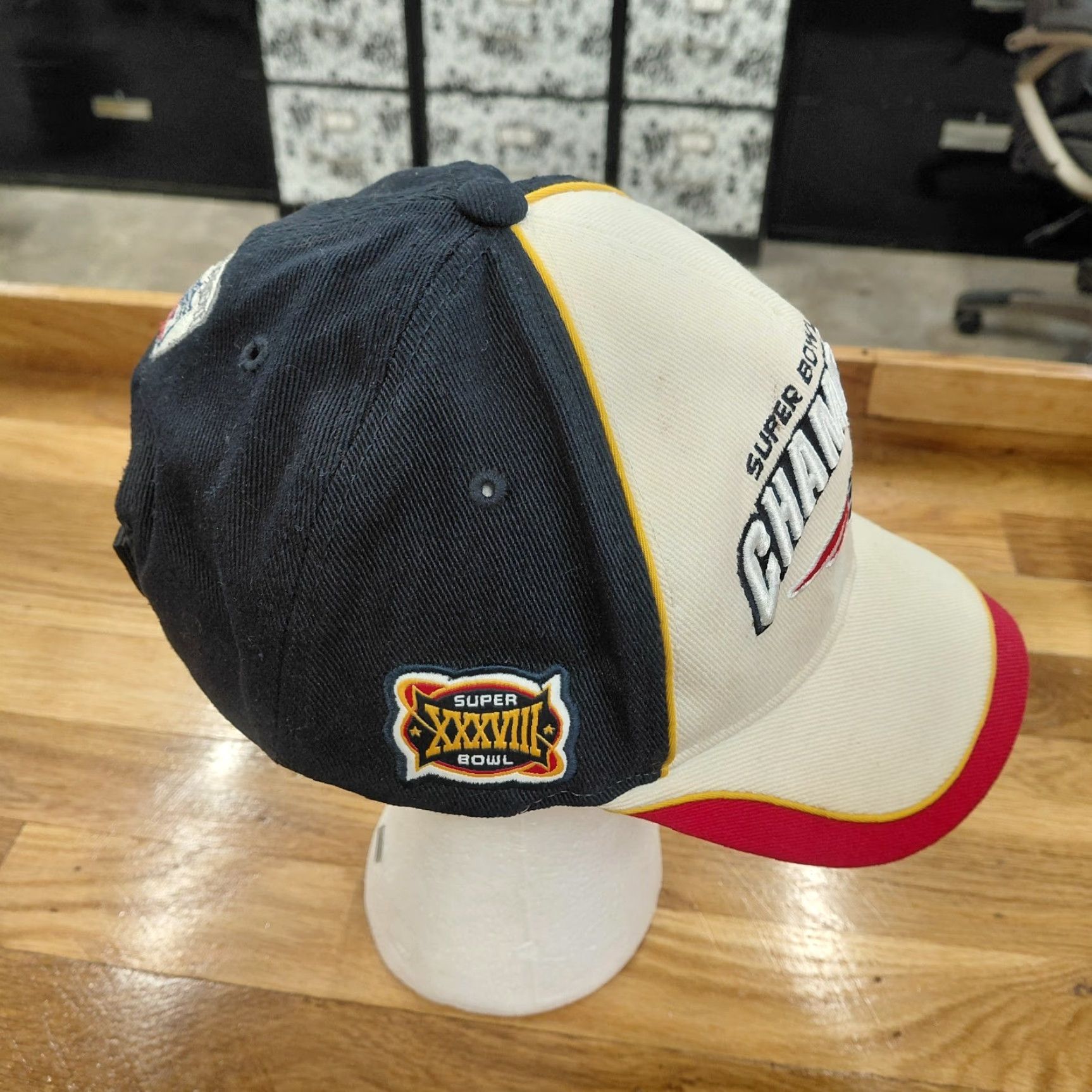 Reebok VINTAGE New England Patriots Reebok NFL Hat 2004 Super Bowl XXXVIII 38 Champions Baseball Cap Sports NFL Hat Size ONE SIZE - 5 Thumbnail