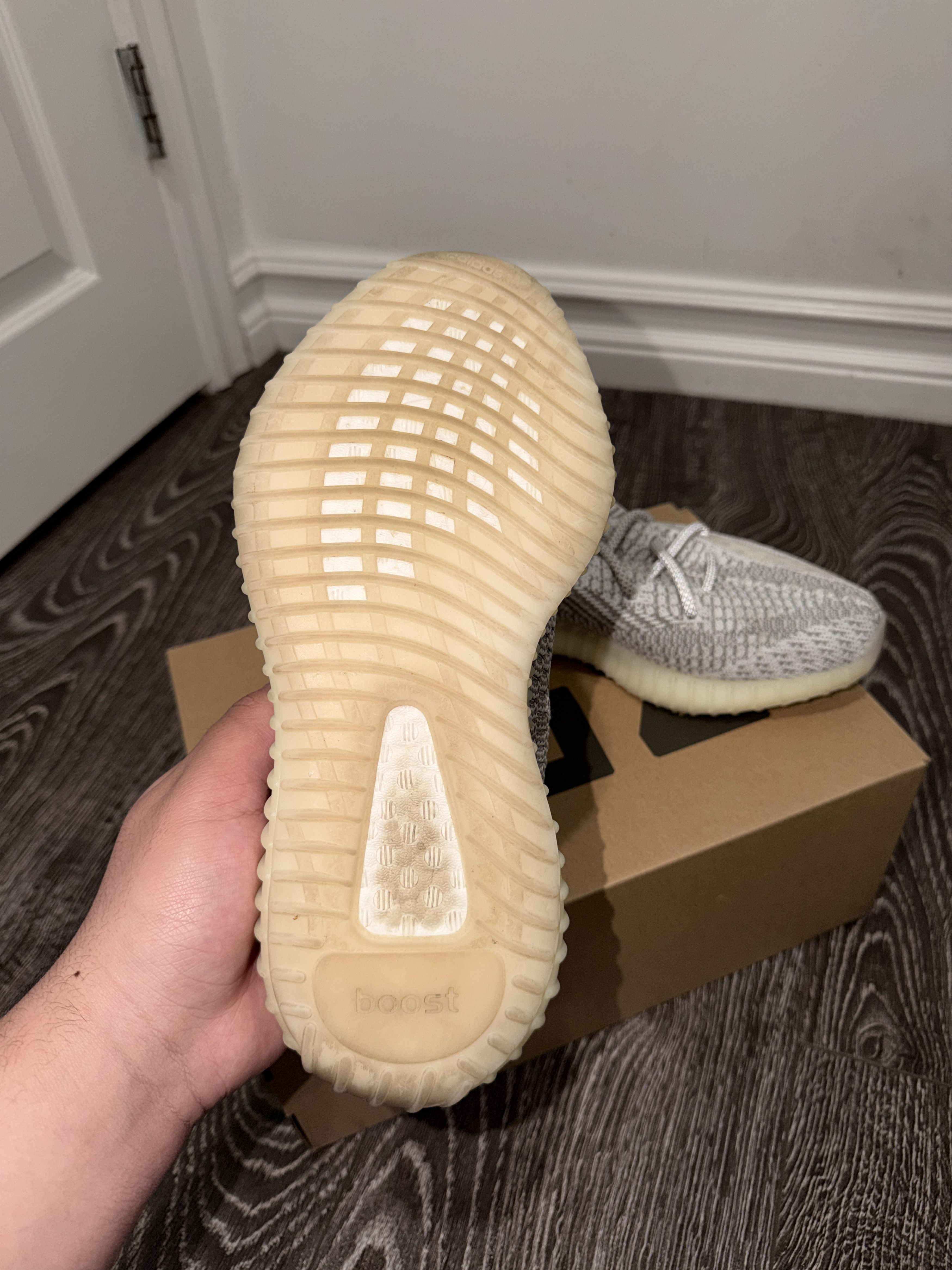 Yeezy yeezy 350 V2 bone Size US 7 / EU 40 - 3 Thumbnail