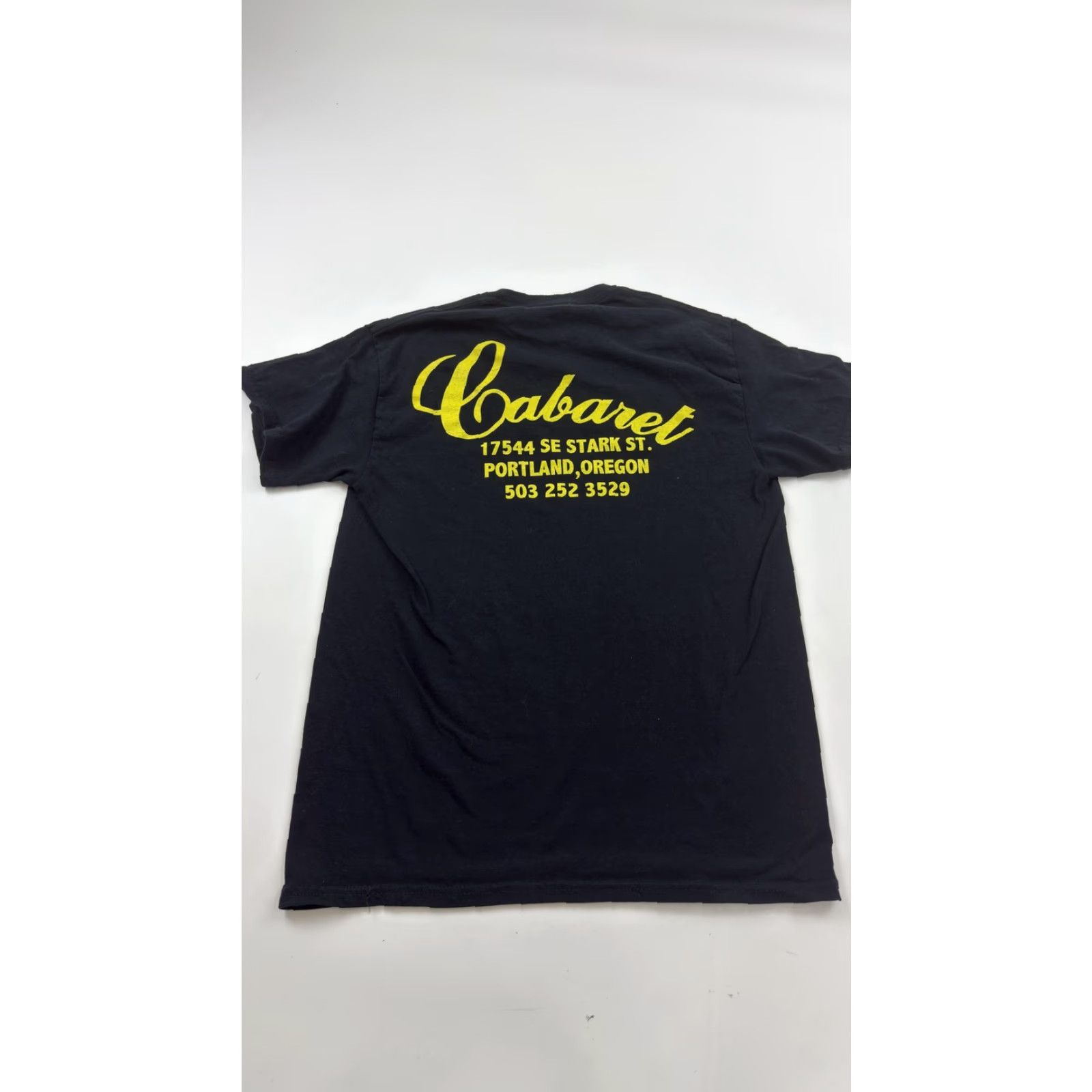Gildan VINTAGE Gildan Mens T-Shirt 100% Cotton Black Portland Oregon Nightclub Graphic Tee Size Medium Men Size US M / EU 48-50 / 2 - 6 Thumbnail