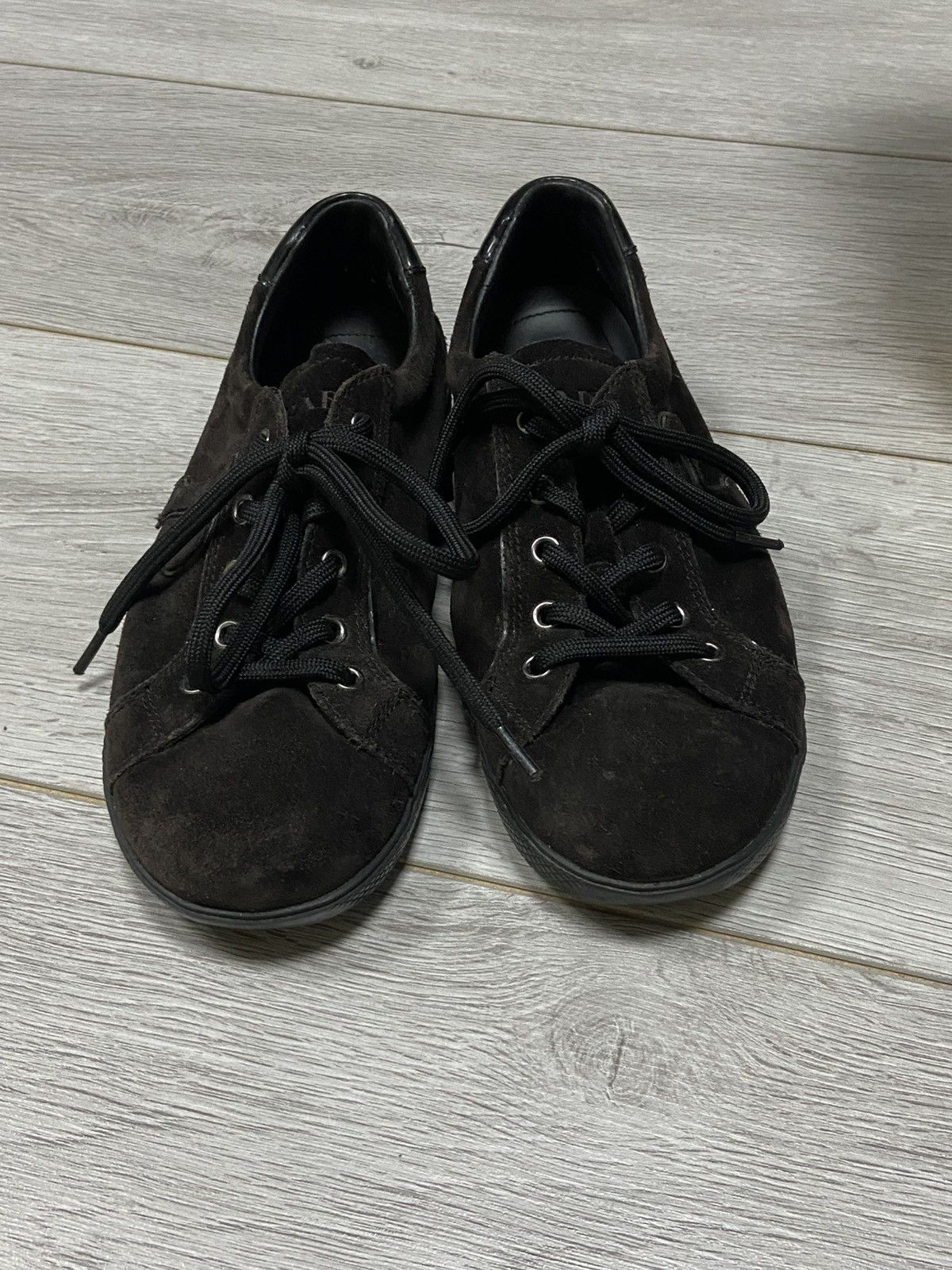 Prada Prada P triangle big logo sneakers suede Size US 5 / IT 35 - 7 Thumbnail