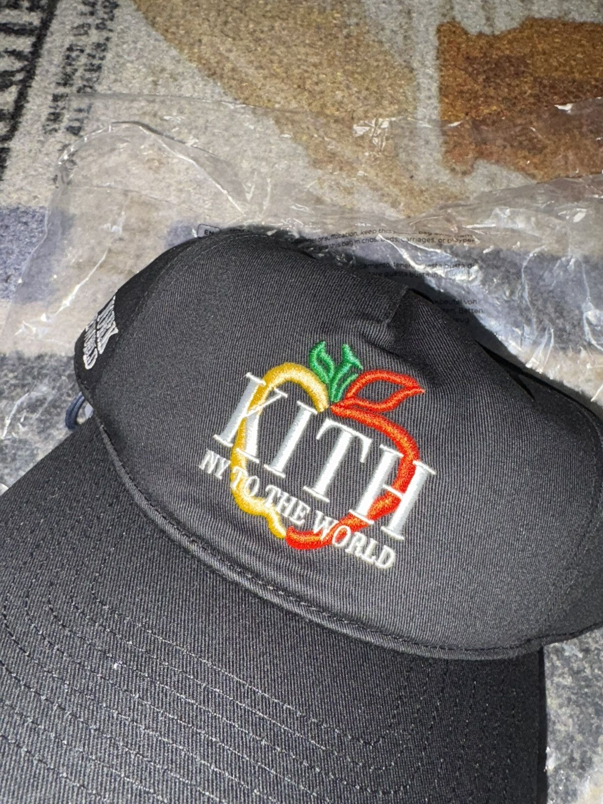 Kith NEW YORK TO THE WORLD TWILL BAY LOW PINCH CROWN HAT Size ONE SIZE - 2 Thumbnail