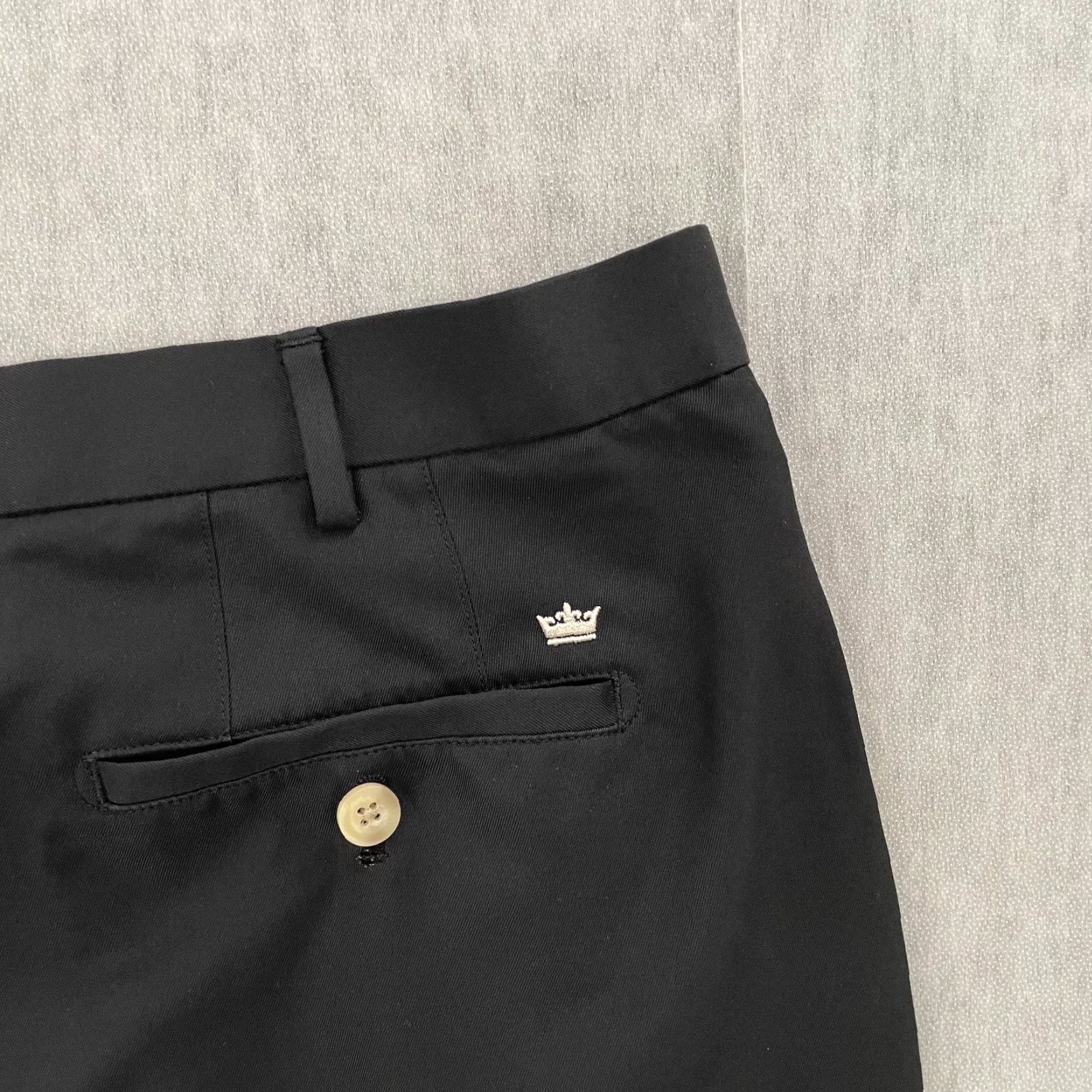 Peter Millar Peter Millar Crown Sport Chino Golf Adult Shorts 42 Black Pockets Button Zip Men Size US 42 / EU 58 - 3 Thumbnail