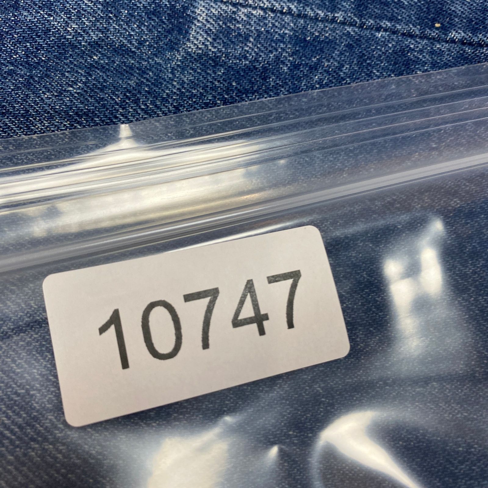 Levi's × Vintage Vintage Y2K Levi's 501 Straight Leg Button Fly Jeans 33x26 Size US 33 - 11 Thumbnail