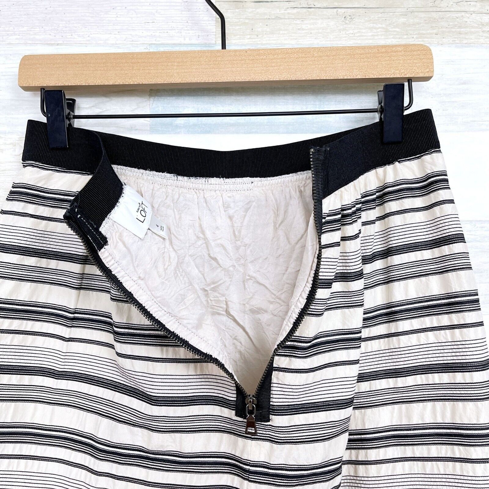 Loft LOFT Silk Blend Banded Waist Striped Skirt Womens 4 Size 27" / US 4 / IT 40 - 3 Thumbnail