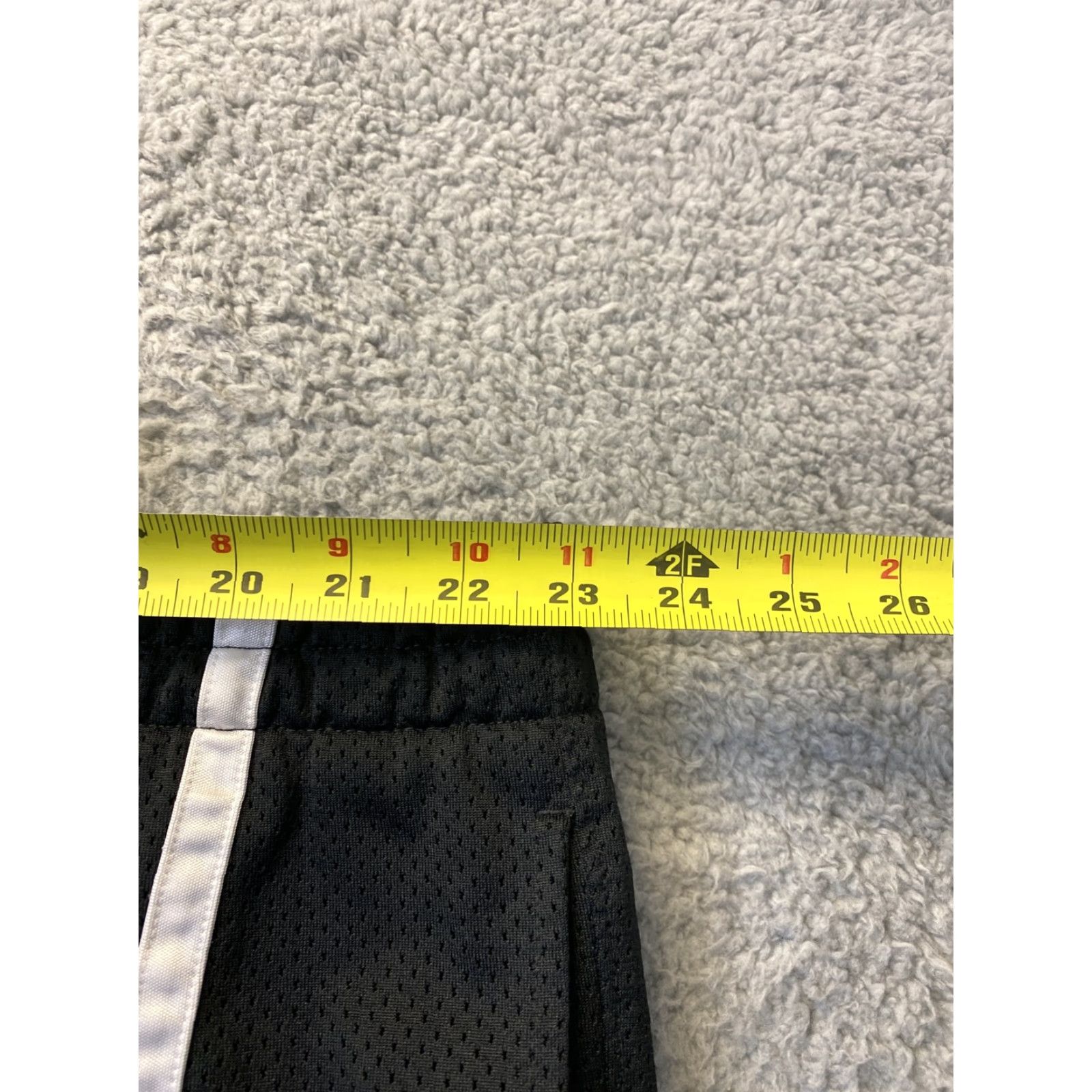Nike Vintage Nike Basketball Shorts black gray USA Size XXL / 40-80 Size US 39 - 6 Thumbnail