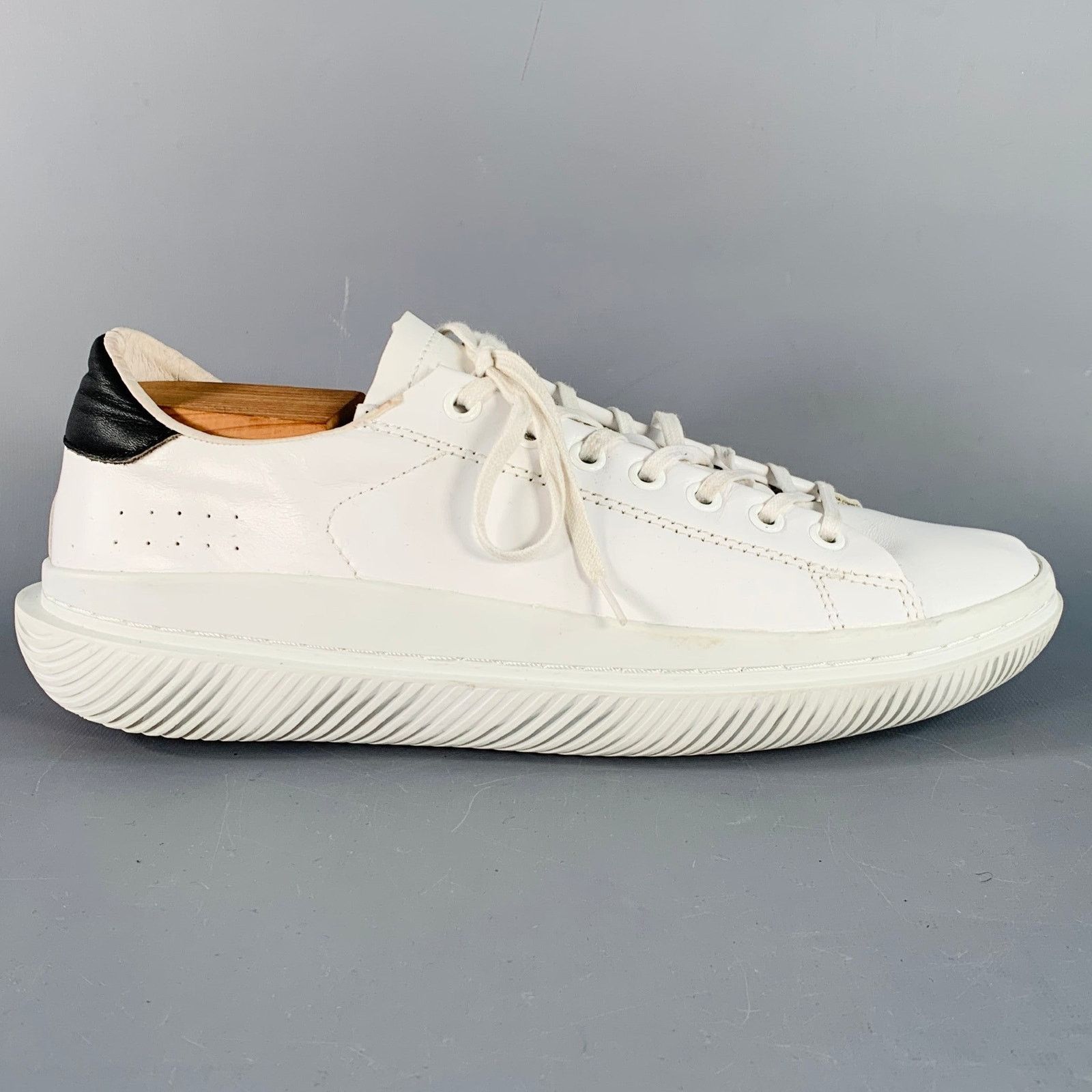 Barneys New York 9.5 White Leather Low Top Rubber Sole Sneakers Size US 9.5 / EU 42-43 - 2 Thumbnail