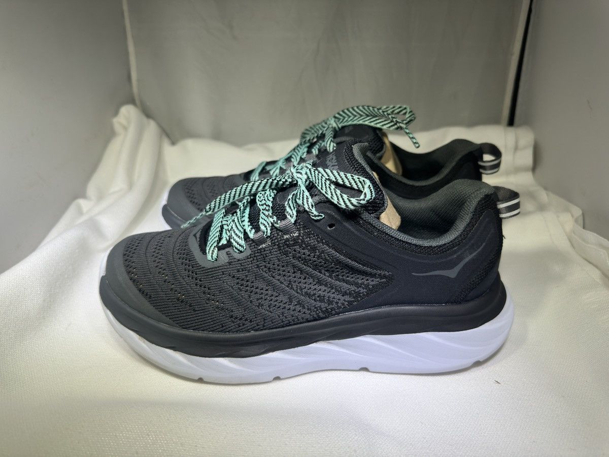Hoka PreOwned Hoka One One Women's 6D Wide Arahi Black/White Size US 6 / IT 36 - 1 Thumbnail
