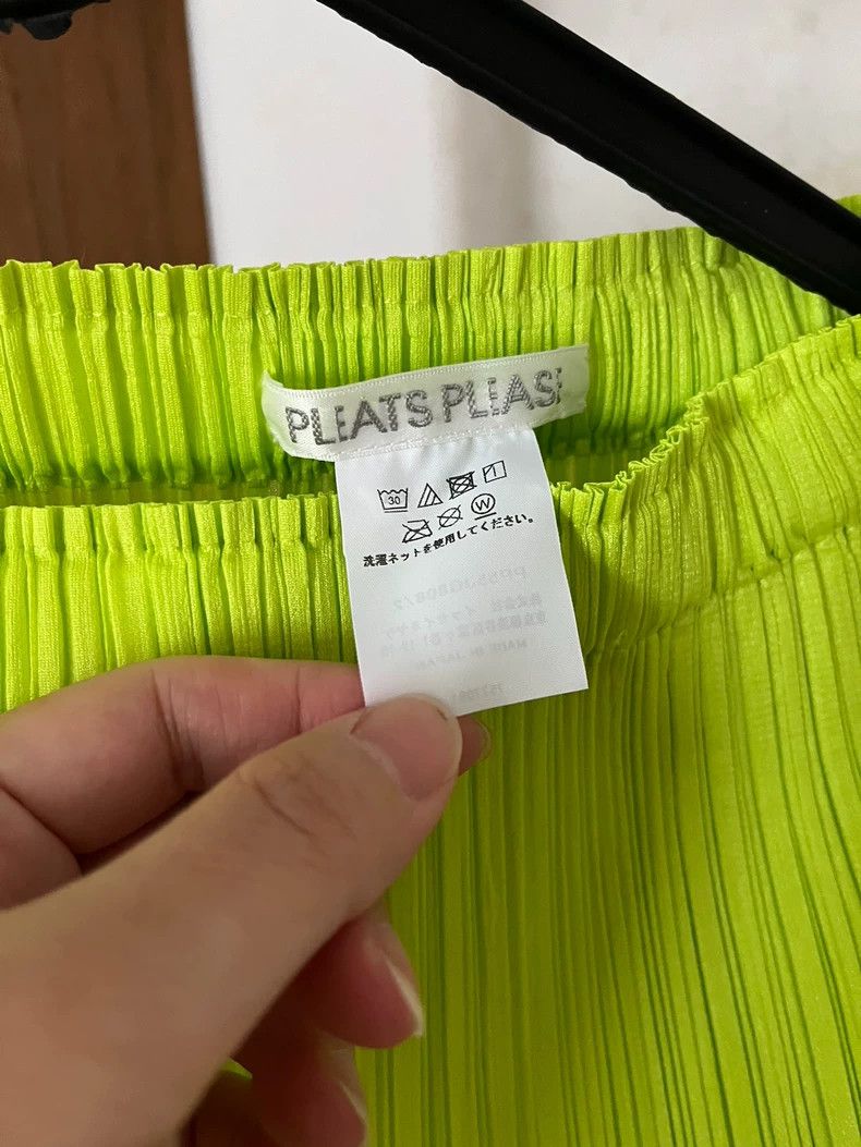 Issey Miyake Issey Miyake size:2 Light green pleated skirt Size 32" / US 10 / IT 46 - 2 Thumbnail