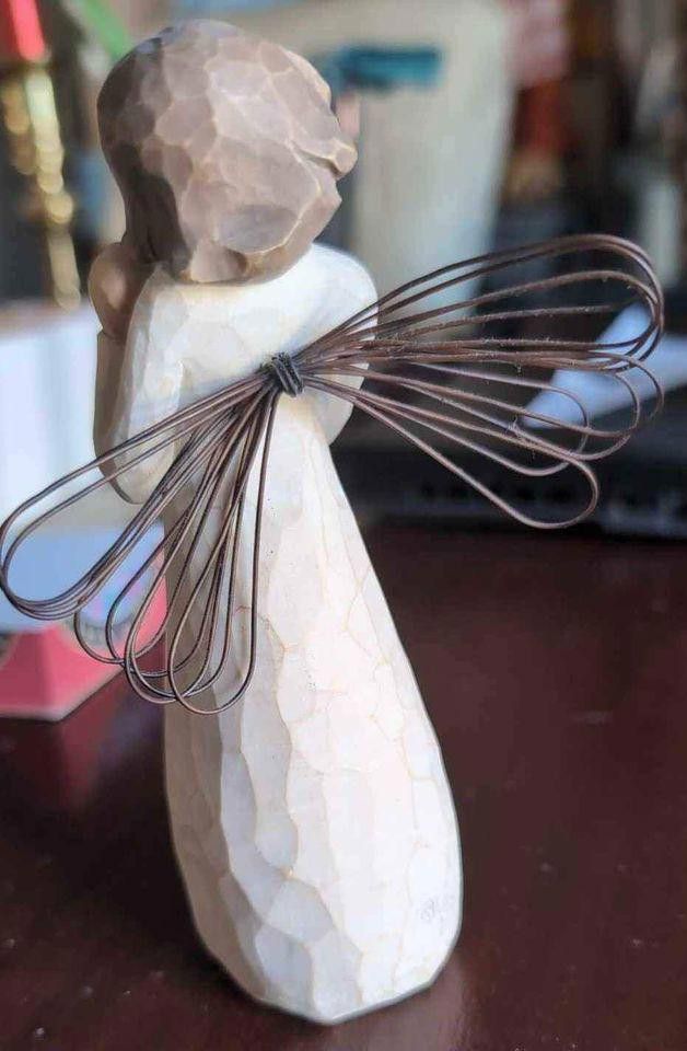 Designer Willow Tree Angel of the Heart 4" Handpainted Figurine Size ONE SIZE - 4 Thumbnail