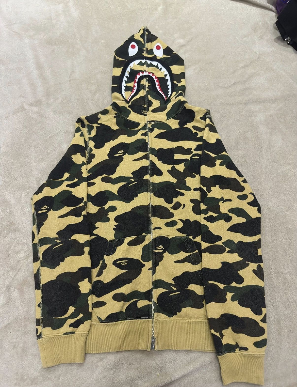 Bape BAPE 1st Yellow Camo Shark Hoodie K5 Size US S / EU 44-46 / 1 - 1 Thumbnail