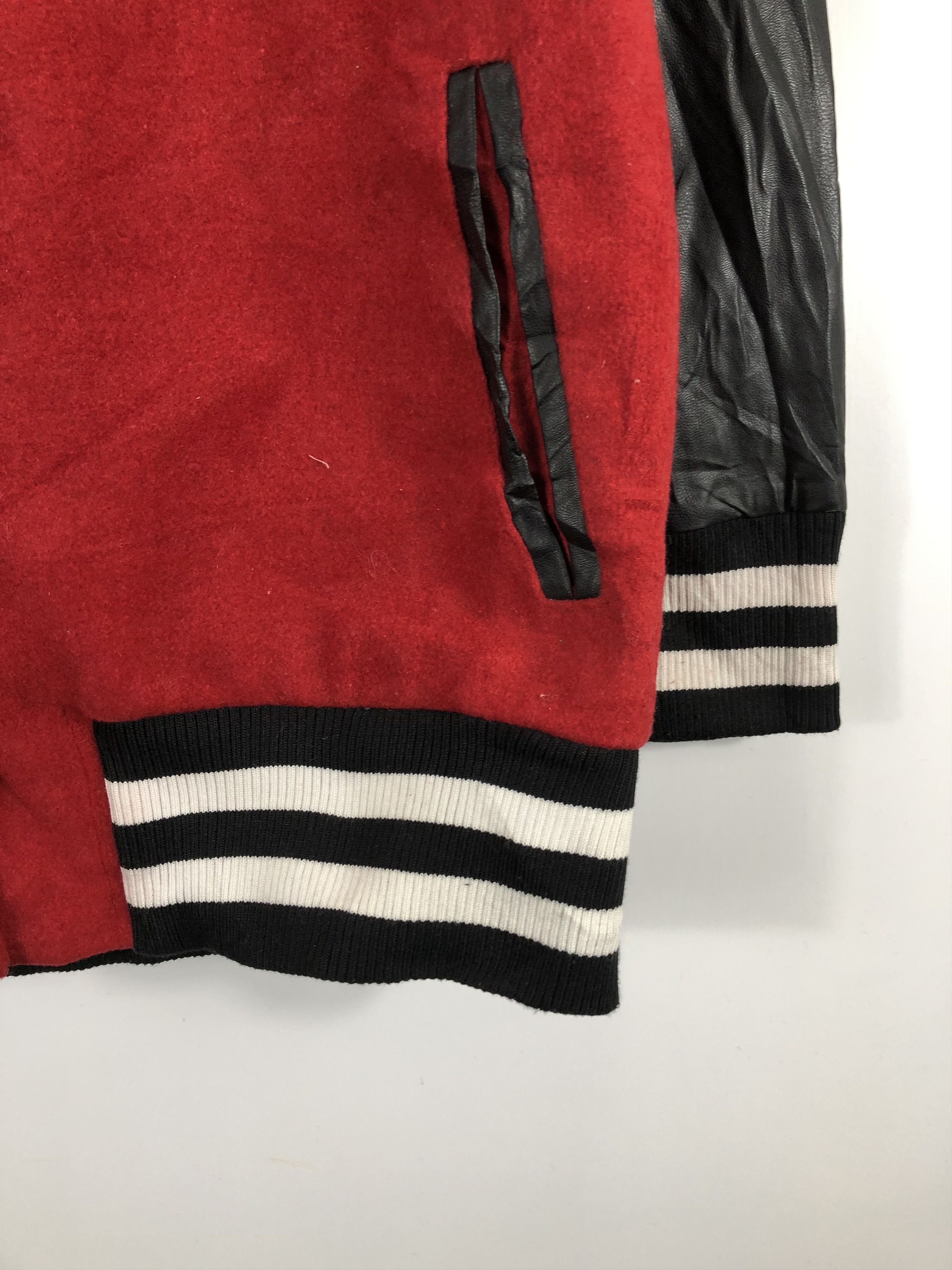Japanese Brand Vintage Super Lovers Varsity Jacket Red Leather Sleeve V0248 Size US L / EU 52-54 / 3 - 5 Thumbnail