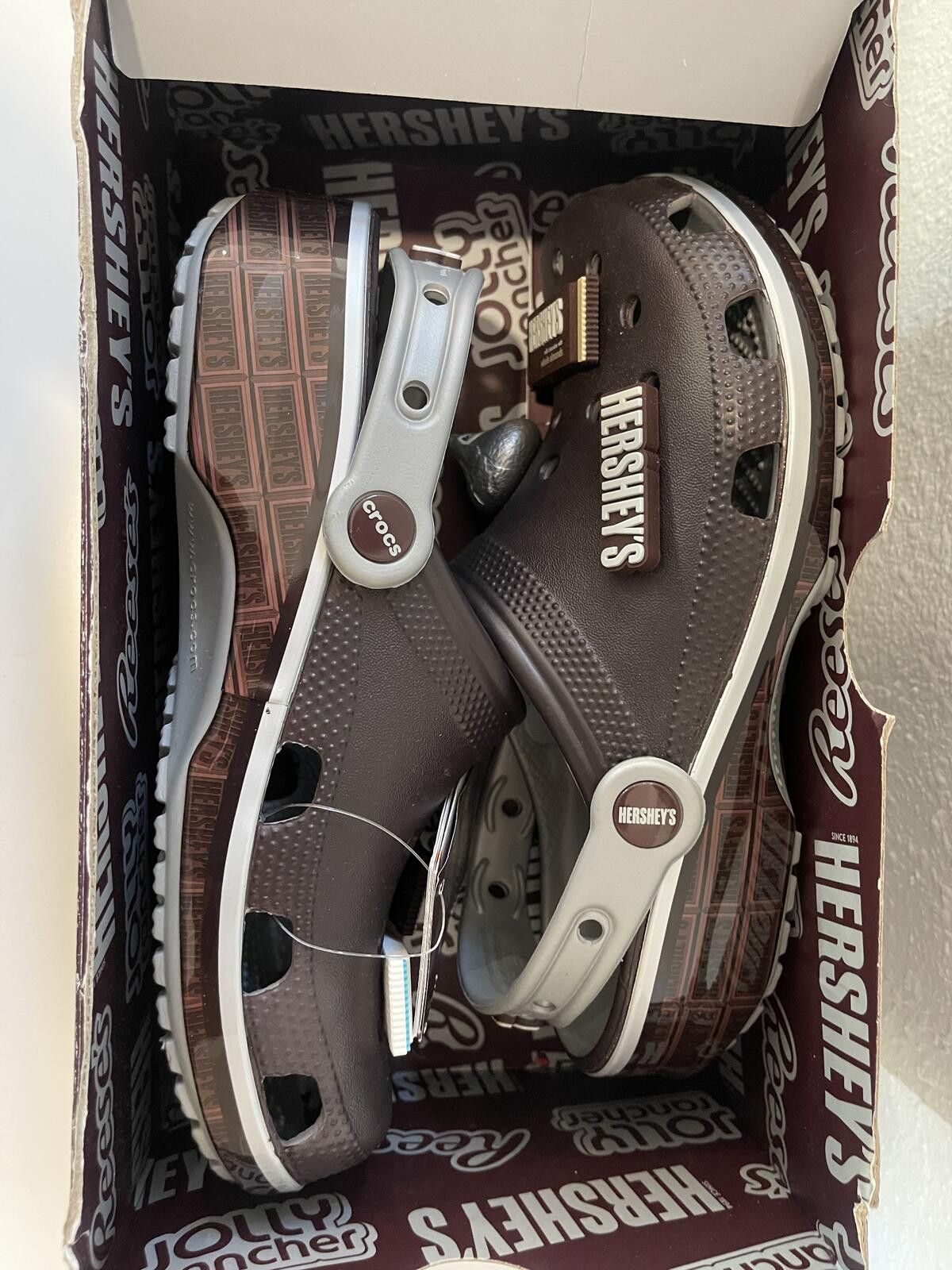 Crocs Crocs Hershey's Classic Clog Shoes Brown Size 8 Size US 7 / IT 37 - 1 Thumbnail