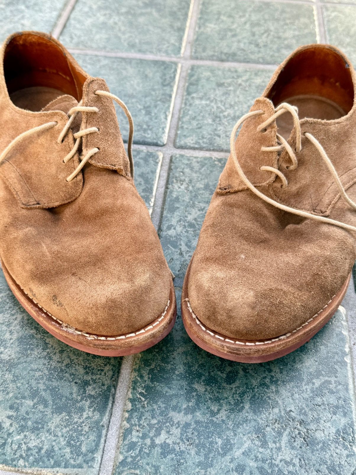 Allen Edmonds Allen Edmonds Boone Suede Bluchers 9.5 3E Vibram Sole Size US 9.5 / EU 42-43 - 9 Thumbnail