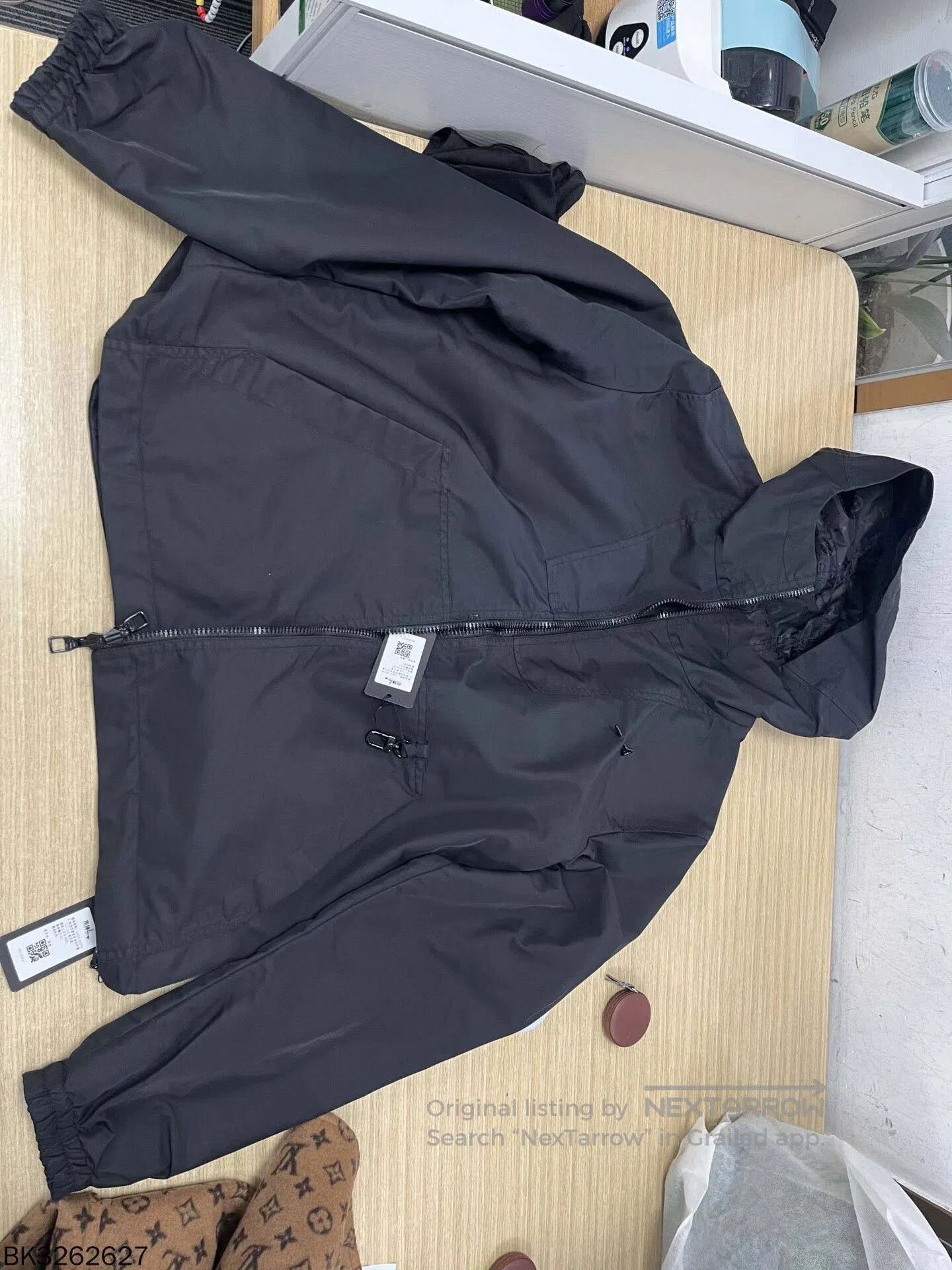 Louis Vuitton louis vuitton nylon hooded jacket 46. Size US S / EU 44-46 / 1 - 5 Thumbnail
