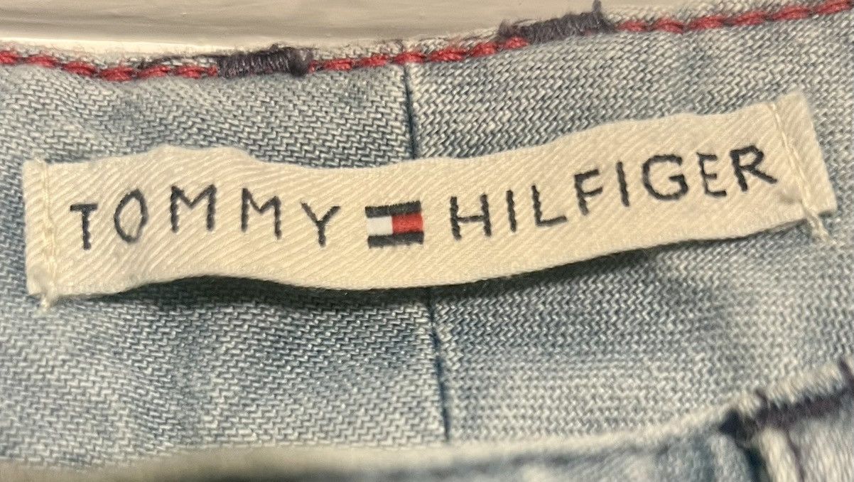 Designer × Other × Tommy Hilfiger Authentic Tommy Hilfiger denim blue shorts rare 4 vintage Size 27" / US 4 / IT 40 - 3 Thumbnail