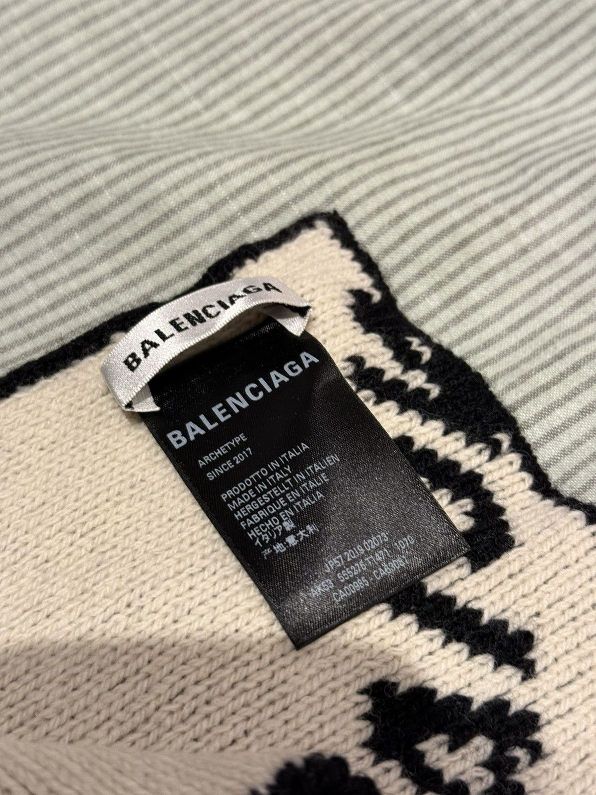 Balenciaga Virgin Wool All-Over Logo Scarf Size ONE SIZE - 3 Thumbnail