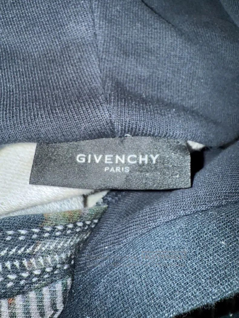 Givenchy Givenchy Classic Monkey Hem Short Sleeve Size US M / EU 48-50 / 2 - 9 Thumbnail