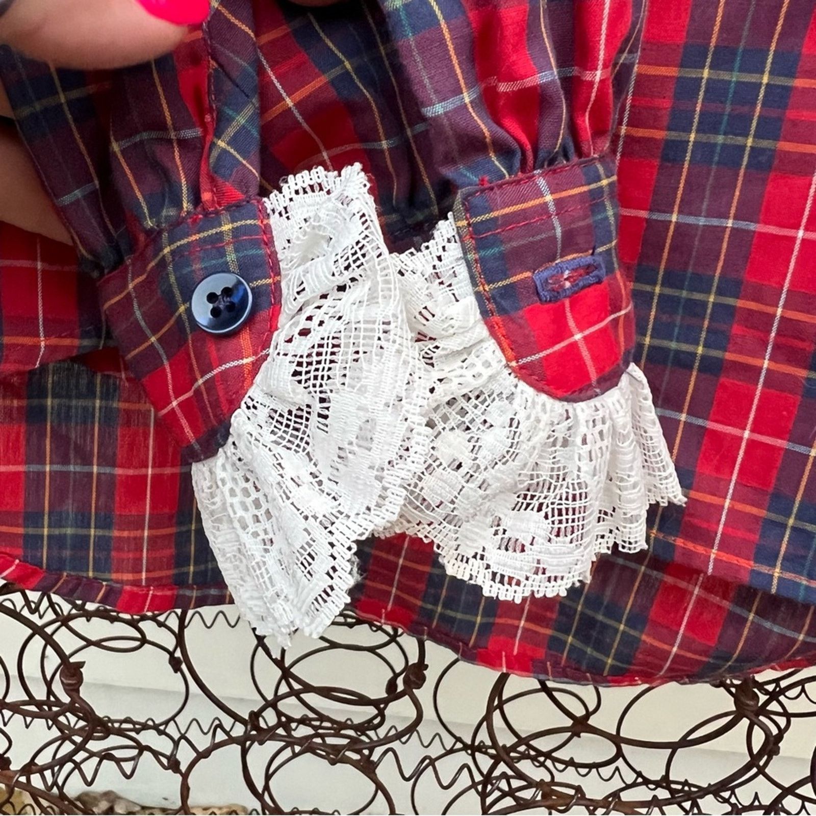 Vintage VTG Red Poplin Christmas Plaid Ruffle Lace Button Up Blouse Size L / US 10 / IT 46 - 3 Thumbnail