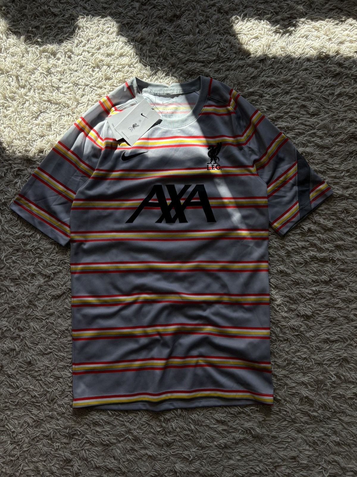 Vintage Vintage Streetwear Soccer Jersey Liverpool Size US S / EU 44-46 / 1 - 1 Thumbnail