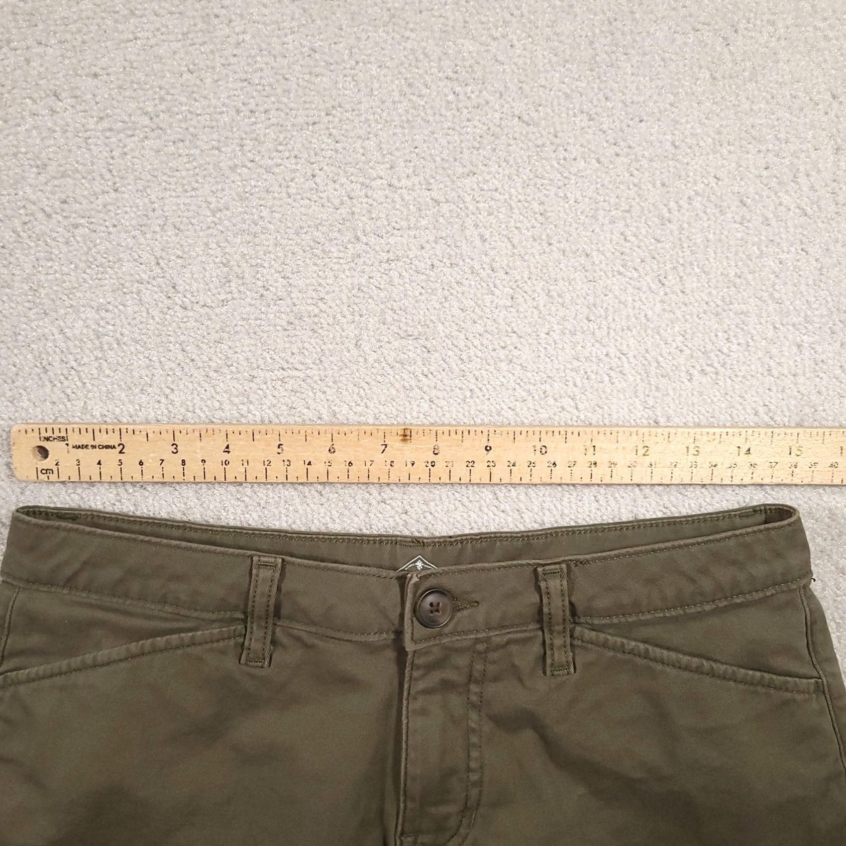 Vintage St. John's Bay Shorts Womens 8 Olive Green 7 Inch Chino Stretch Cotton Casual Flat Front Womens Shorts Size 30" / US 8 / IT 44 - 6 Thumbnail