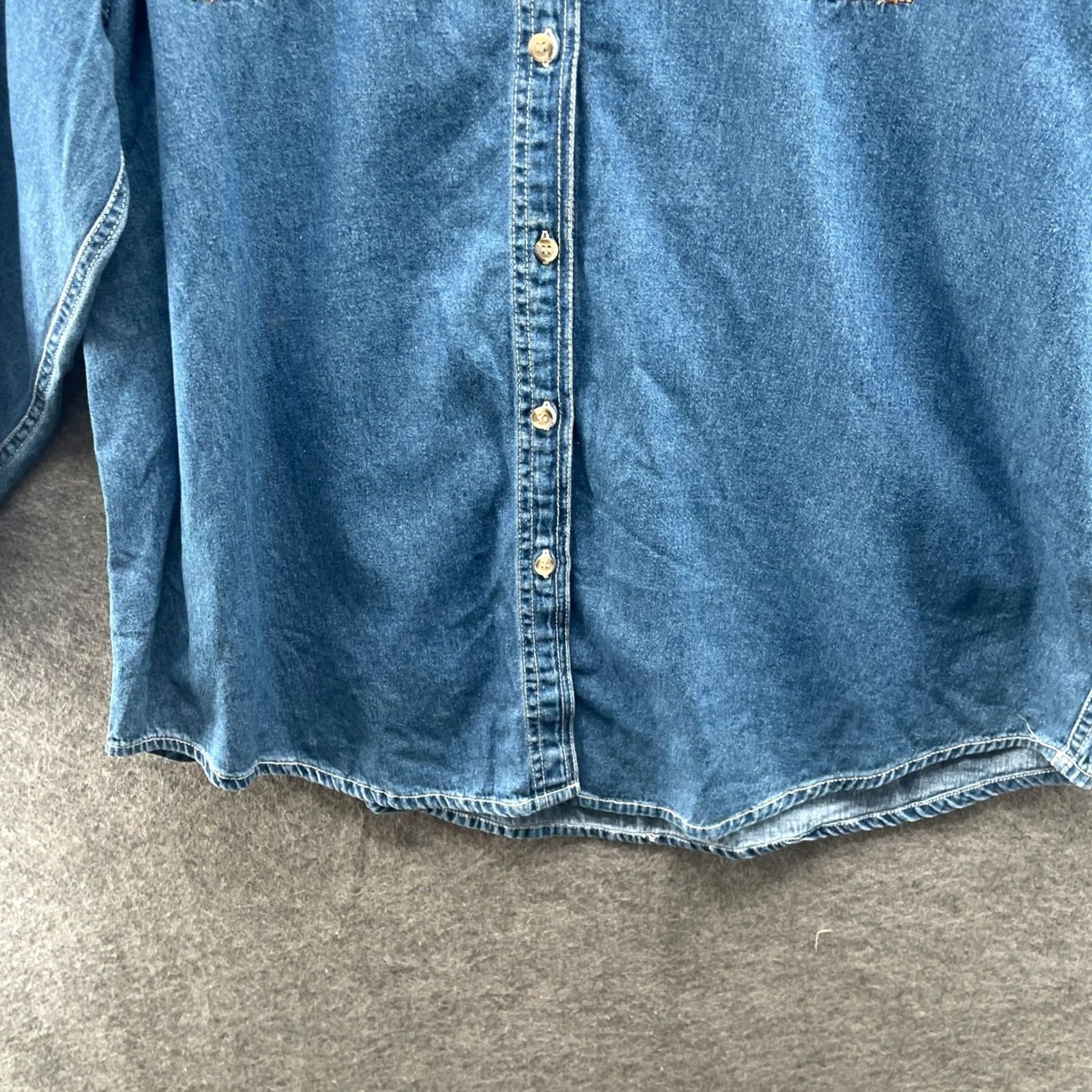 Basic Editions VINTAGE Basic Editions Holiday Christmas Embroidered Denim Shirt Jacket Womens XL Size XL / US 12-14 / IT 48-50 - 4 Thumbnail
