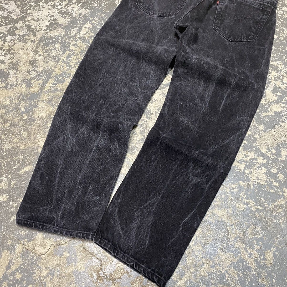 Levi's × Vintage Vintage Levi’s 550 Relaxed Fit Black Faded Jeans USA 90s Size US 35 - 9 Thumbnail